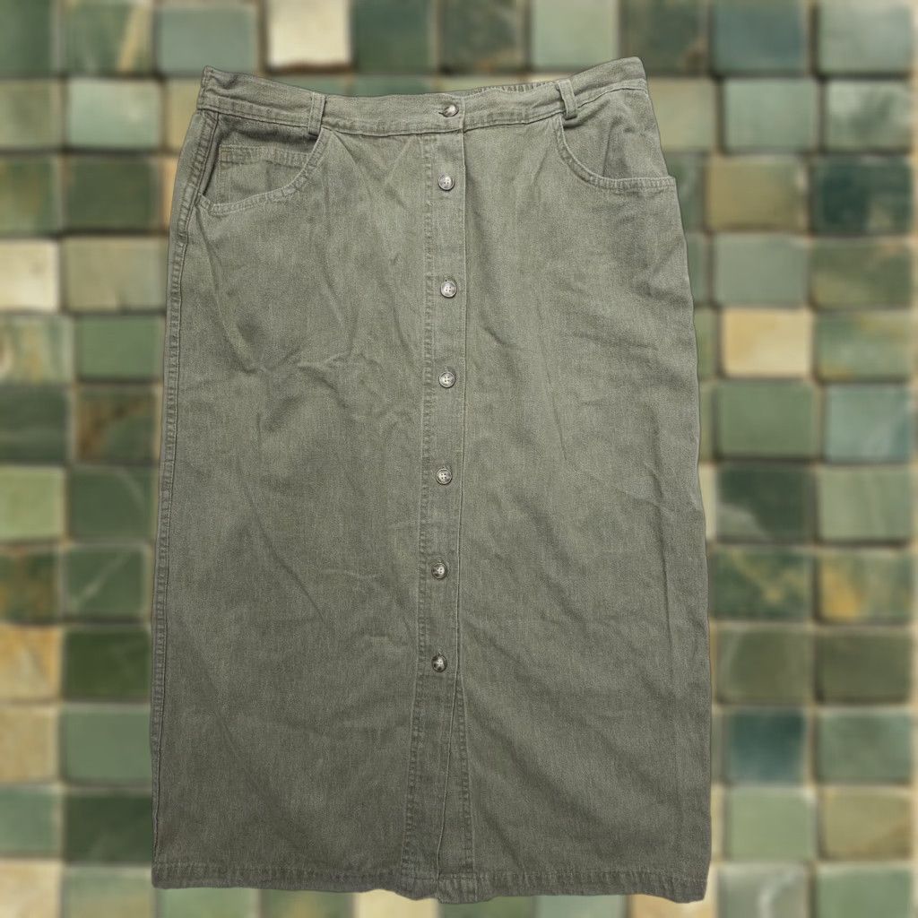 Vintage VINTAGE Woolrich Button Front Midi Skirt Size 18 Green United States Woolrich Women Skirt 80s 90s Casual Mens Womens Size 40" / US 18 - 1 Thumbnail