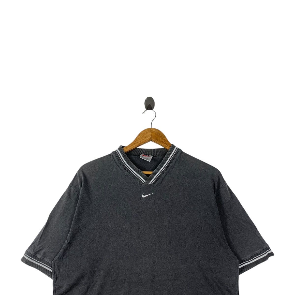 Nike Vintage 90’ NIKE SWOOSH Center Logo Embroidered Tee Shirt Size US M / EU 48-50 / 2 - 2 Thumbnail