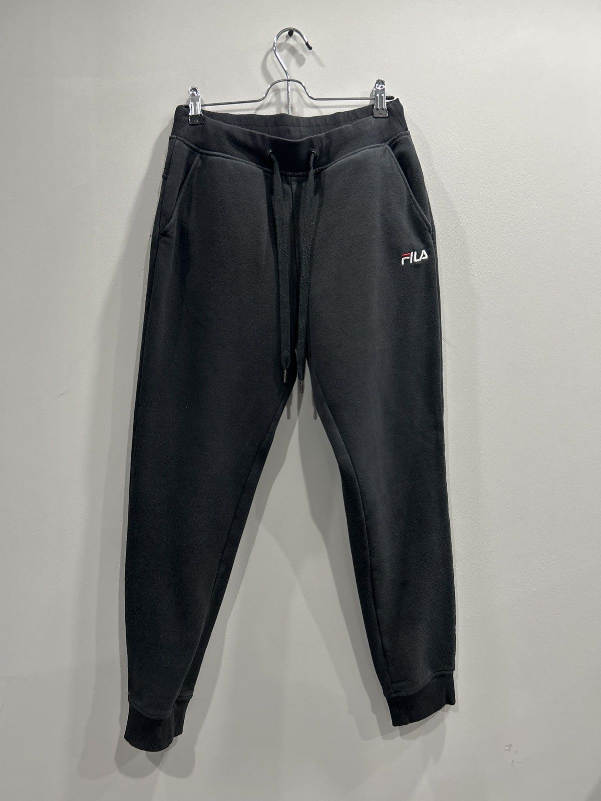 Fila × Vintage Classic Fila Sweatpants Size US 29 - 1 Thumbnail