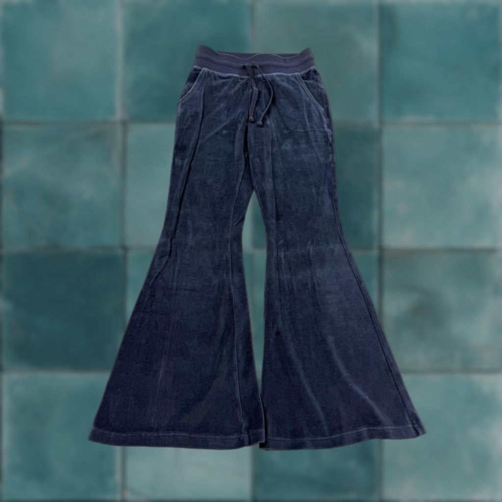 Vintage Aerie Womens Small Blue Velour Flare Leg Sweatpants Drawstring Pockets Relaxed Casual Size 28" / US 6 / IT 42 - 1 Thumbnail