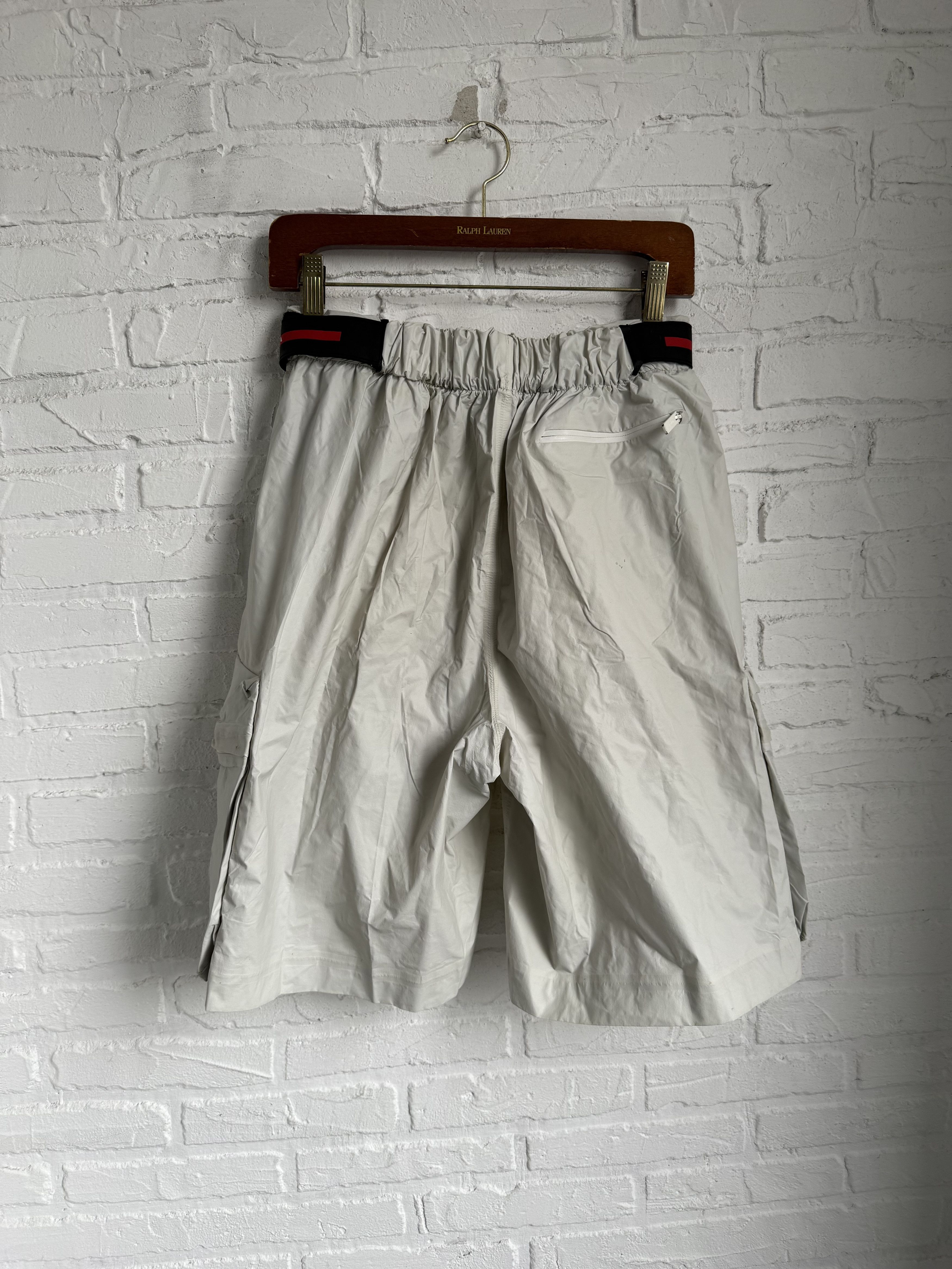 Prada 2019 Prada linea rossa cargo shorts Size US 32 / EU 48 - 19 Thumbnail