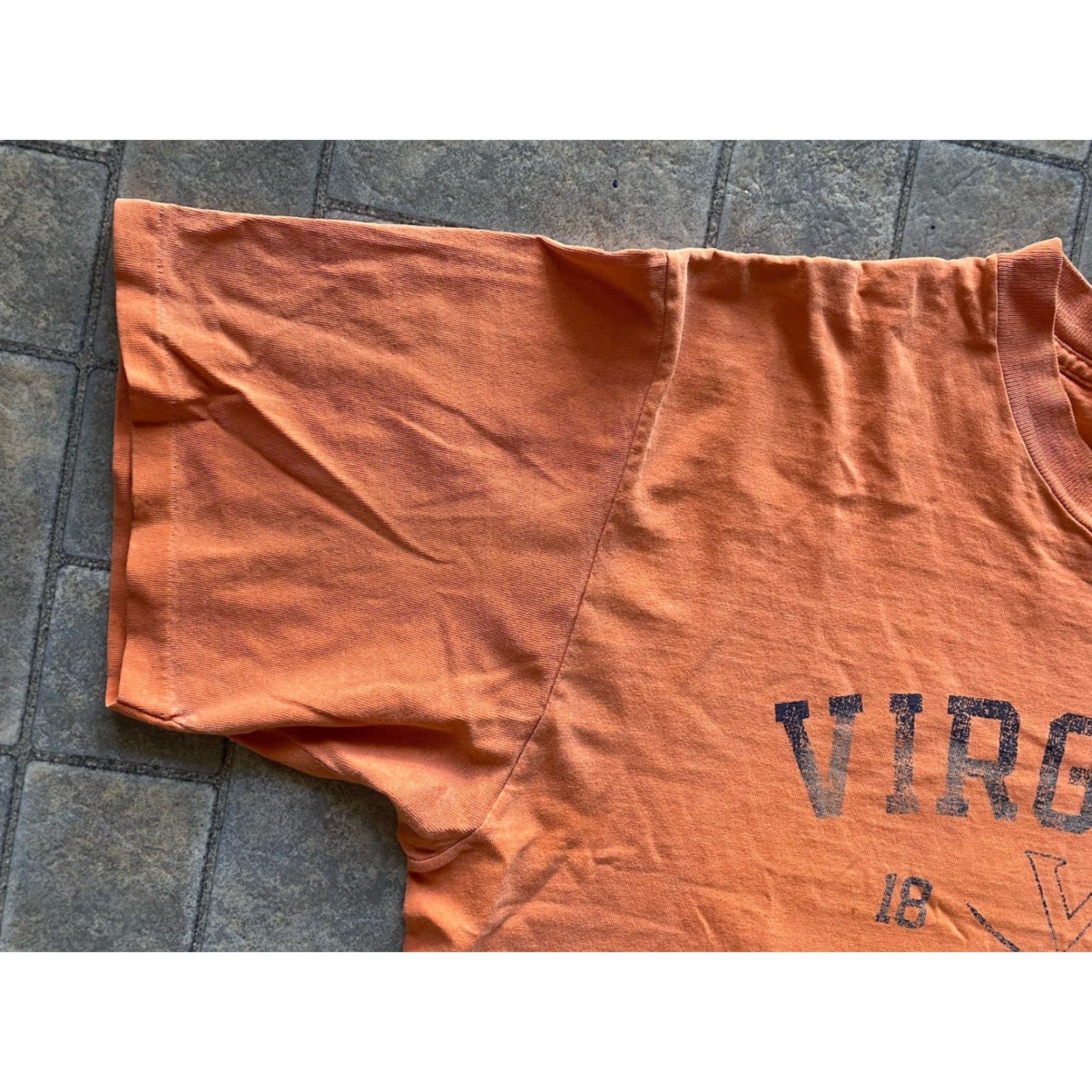 Vintage VINTAGE Oneita T-Shirt Men’s L Orange Virginia Athletics Damaged Single Stitch Shirt Mens Orange Virginia Athletics Damaged Size US L / EU 52-54 / 3 - 6 Thumbnail