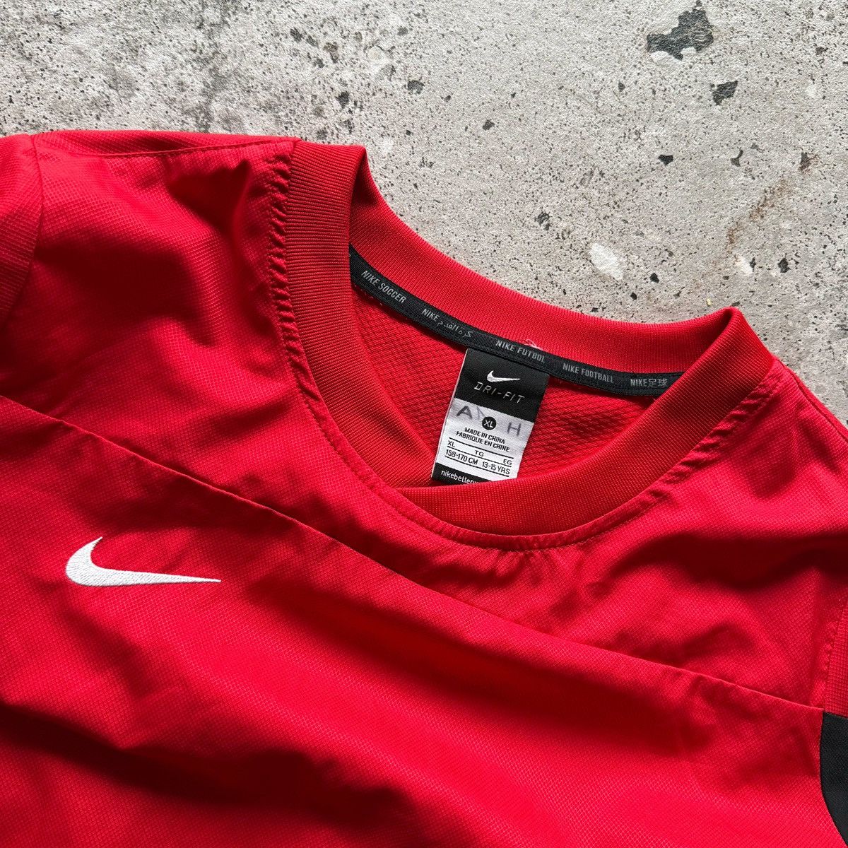 Nike Nike Vintage 00s Mens Red Jacket / Training Pullover Swoosh Size US S / EU 44-46 / 1 - 3 Thumbnail