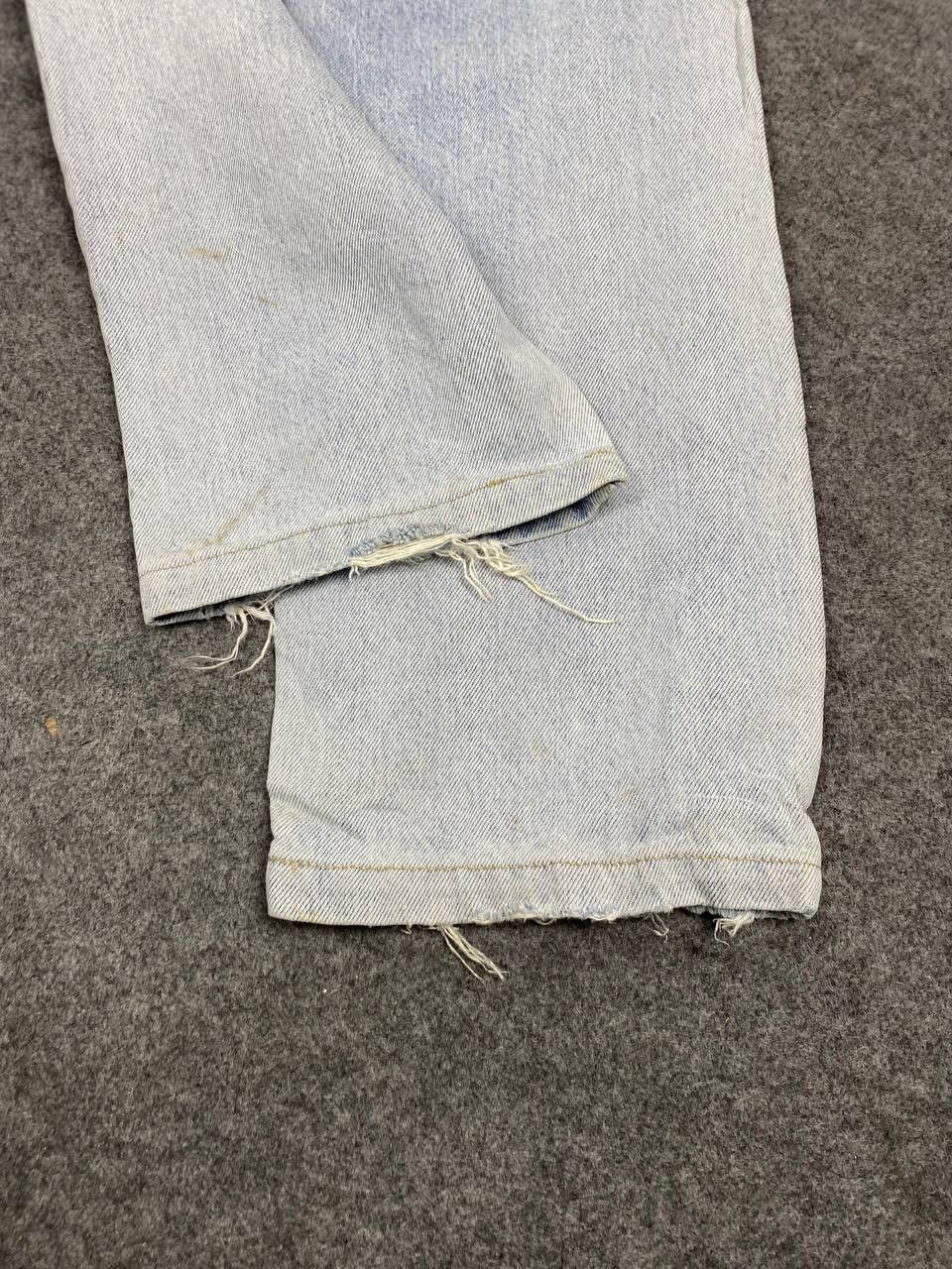 Wrangler vintage wrangler lightwash distressed denim Size US 30 / EU 46 - 4 Thumbnail