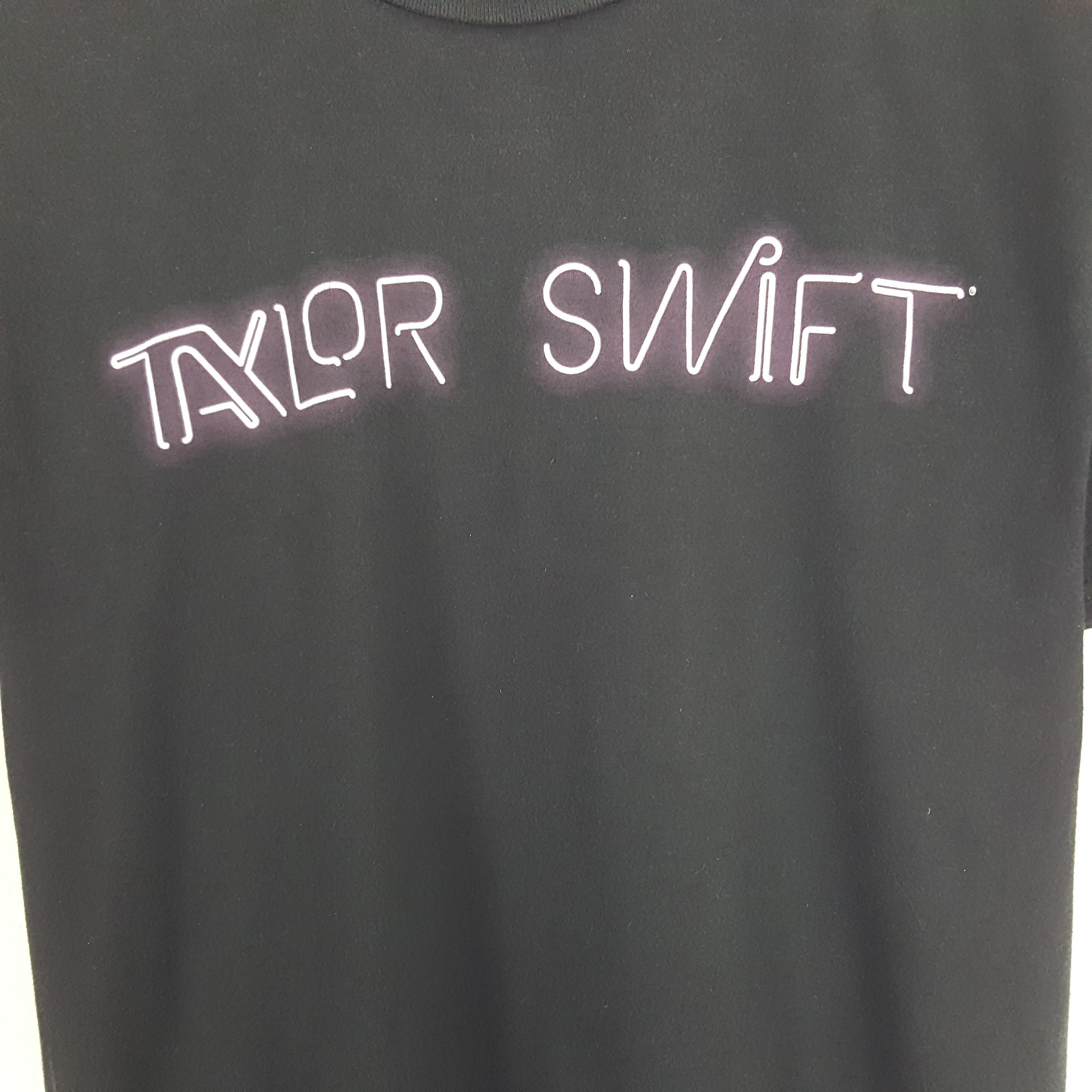 Band Tees × Vintage Vintage Taylor Swift 1989 World Tour Tshirt Size US S / EU 44-46 / 1 - 2 Thumbnail