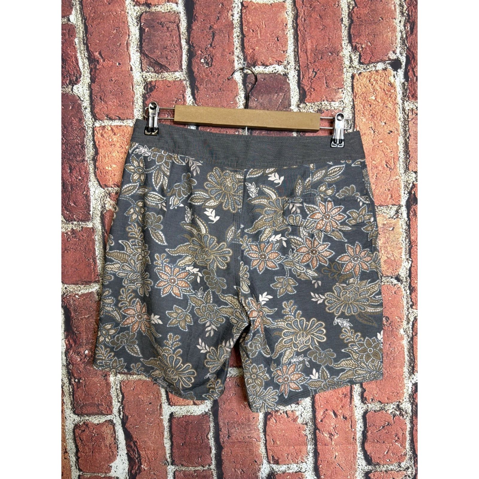 Quiksilver Quiksilver Board Shorts Mens 28 Multicolor Floral Trunks Recycled Hawaiian Surfing Back Pocket Drawstring Pockets Size US 28 / EU 44 - 3 Thumbnail