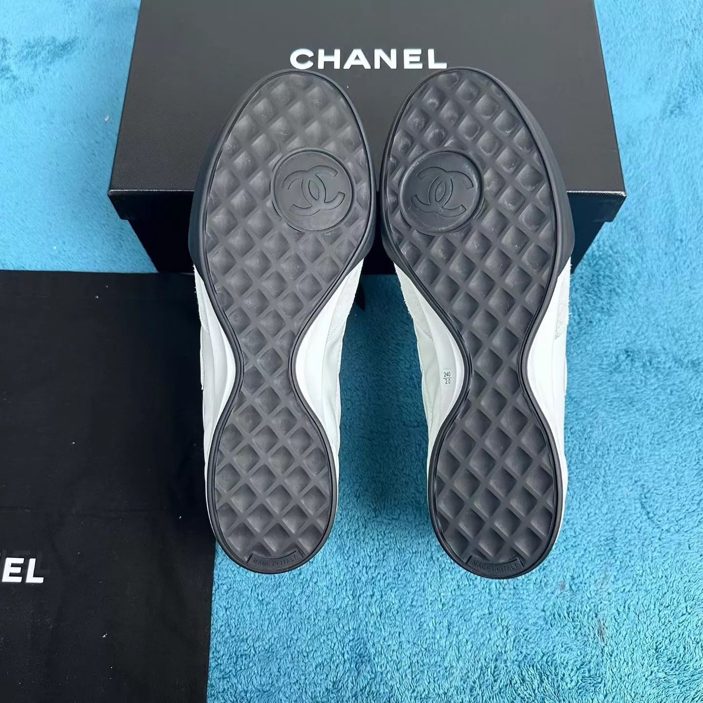 Chanel Chanel 25S White Deauville Sneaker 38.5 Size US 8 / IT 38 - 5 Thumbnail