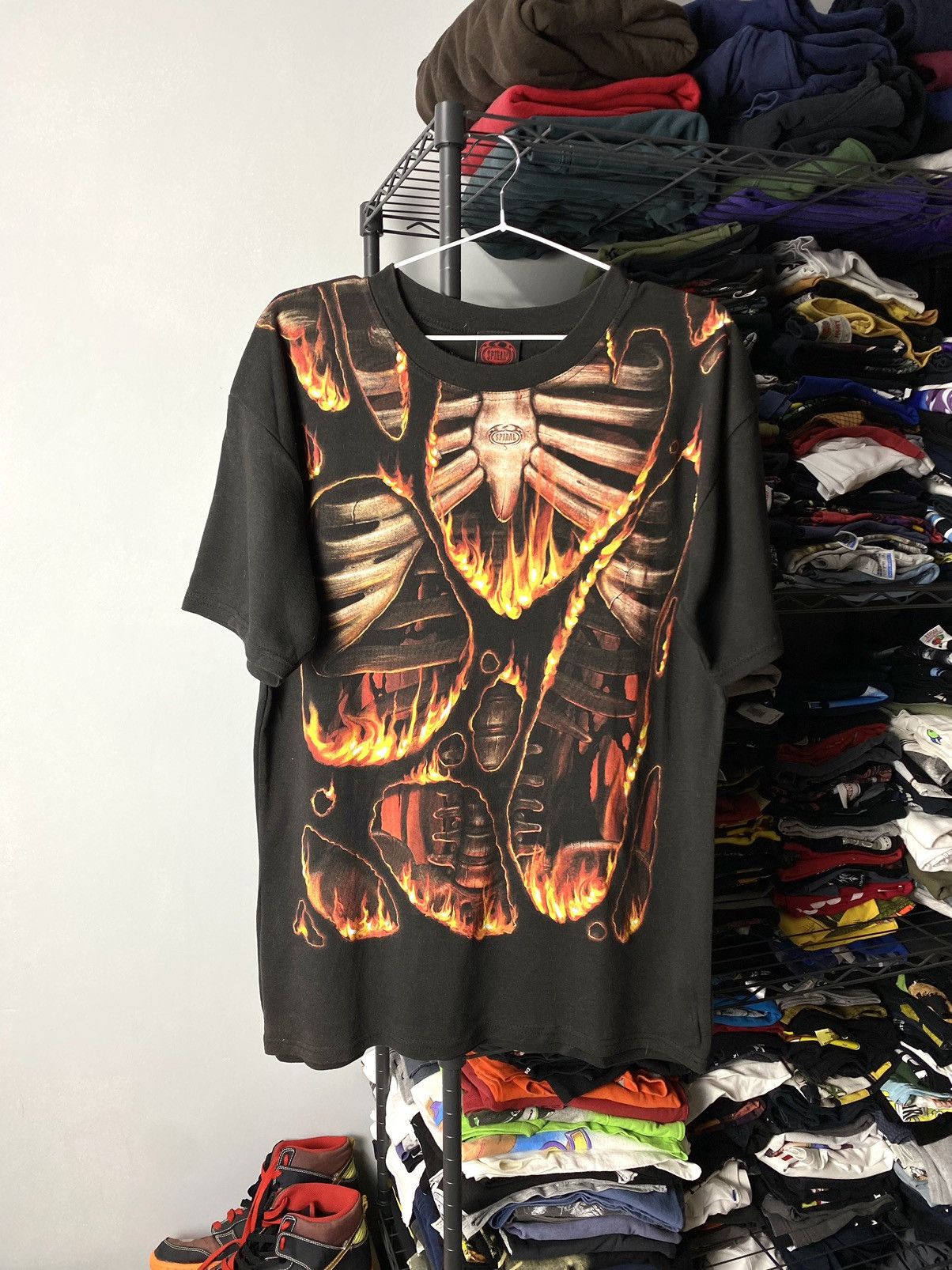Band Tees Rare! 90’s Vintage Skeleton Outdoor Sun faded T Shirt Size US M / EU 48-50 / 2 - 1 Thumbnail