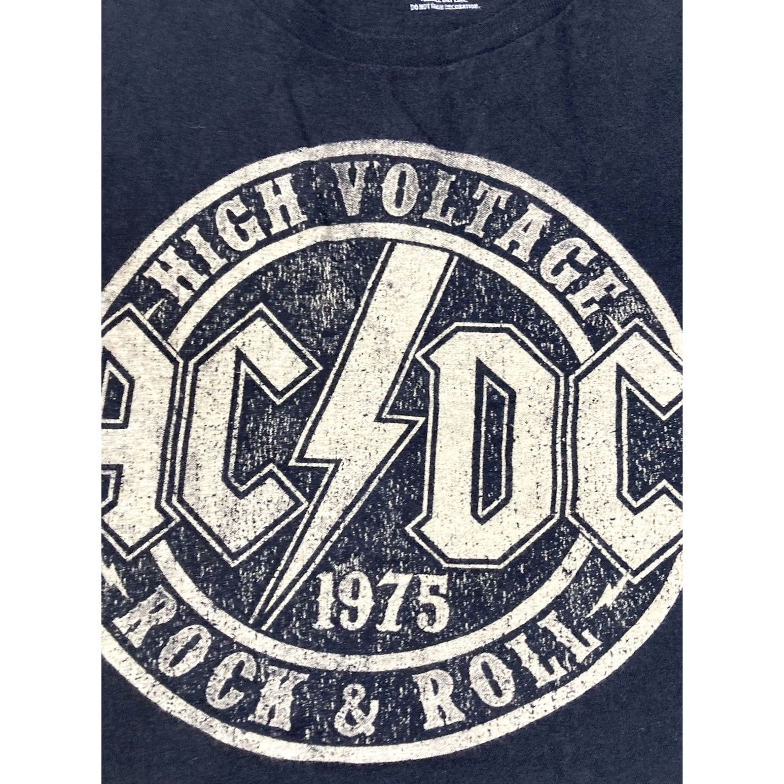 Vintage ACDC High Voltage Rock & Roll 1975 Retro Graphic T-shirt Men XL Black Size US XL / EU 56 / 4 - 2 Thumbnail