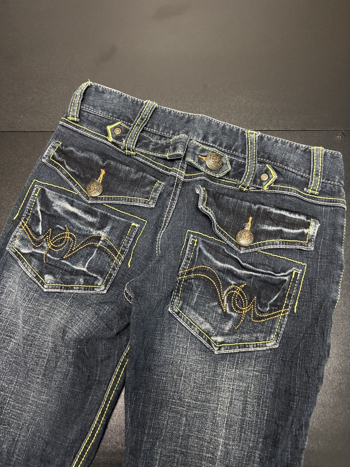 BCBGeneration Y2K BCBG Flare Bootcut Denim Jeans Size 28" / US 6 / IT 42 - 3 Thumbnail