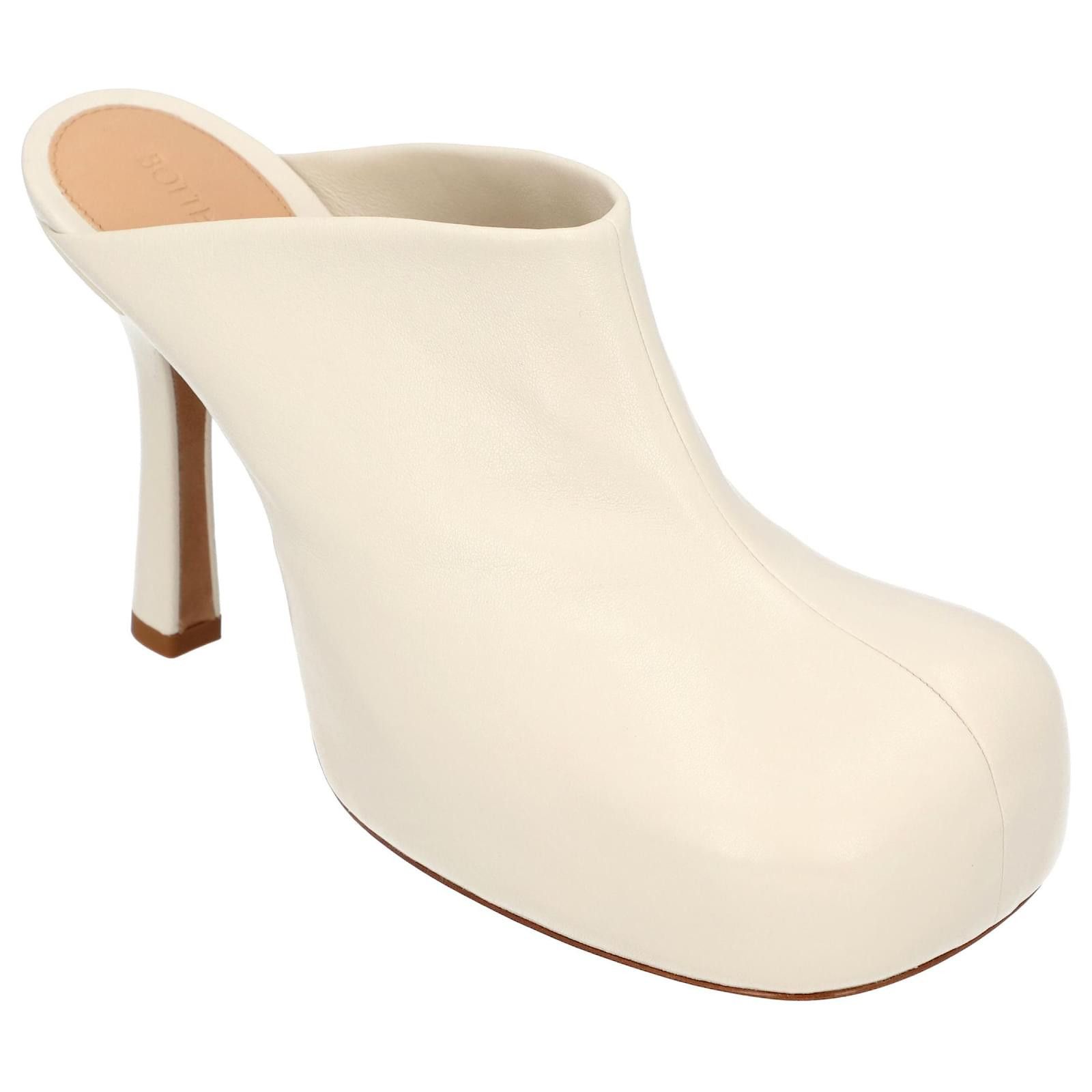 Bottega Veneta o1y0725 Spool Heel Mules in Ivory Size US 7.5 / IT 37.5 - 2 Thumbnail