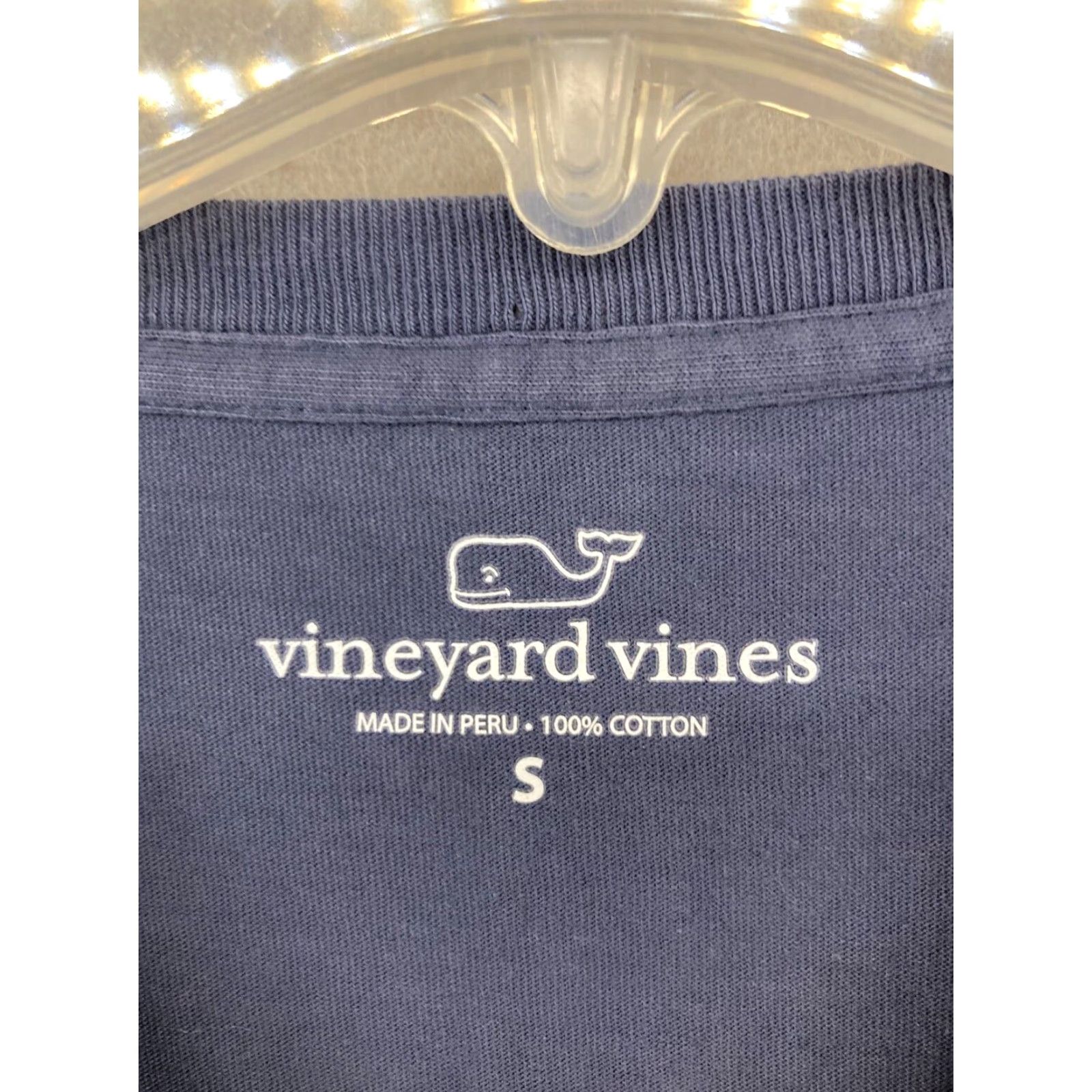 Vineyard Vines VINTAGE? No, not vintage. Vineyard Vines T-Shirt Mens Short Sleeve Crew Neck Graphic Blue S 98 Wide Retriever Football Size US S / EU 44-46 / 1 - 7 Thumbnail
