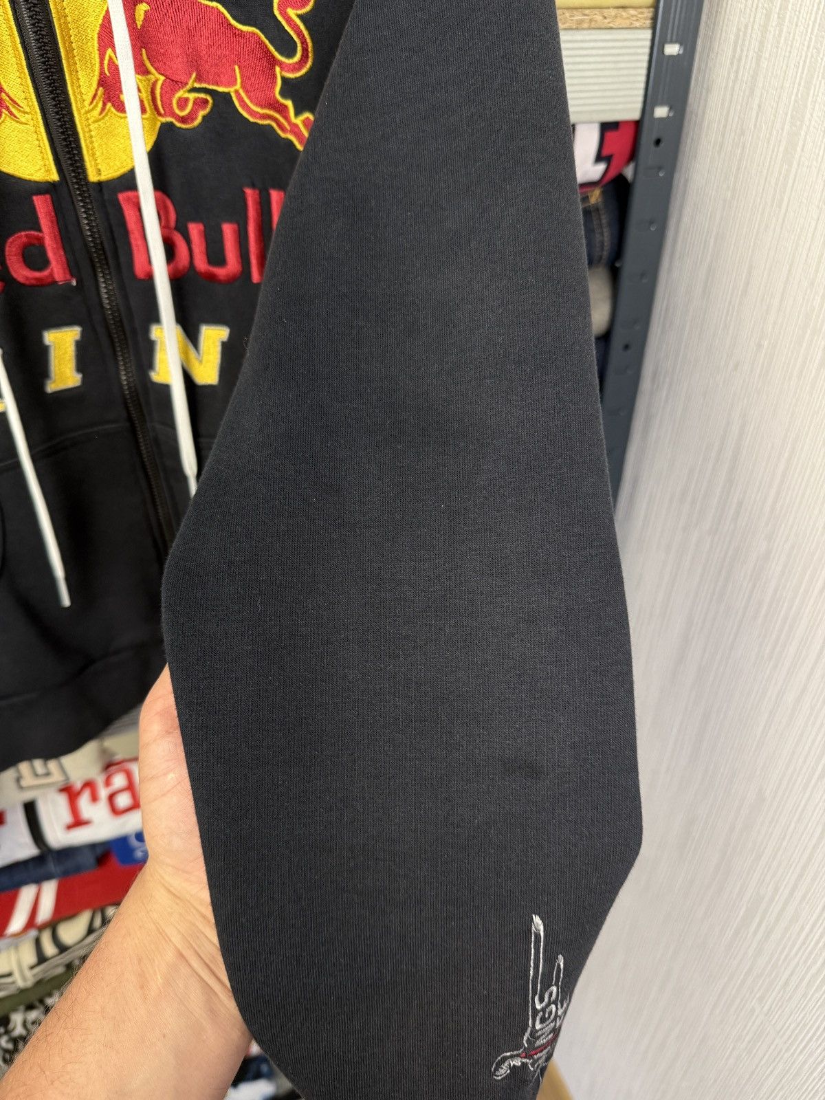 Japanese Brand Red Bull Vintage Zip Hoodie Big Center Logo Y2K Size US S / EU 44-46 / 1 - 12 Thumbnail