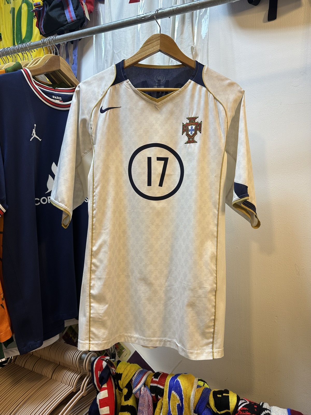 Nike 2003-2004 Portugal Away Kit CR7 Size US M / EU 48-50 / 2 - 2 Thumbnail