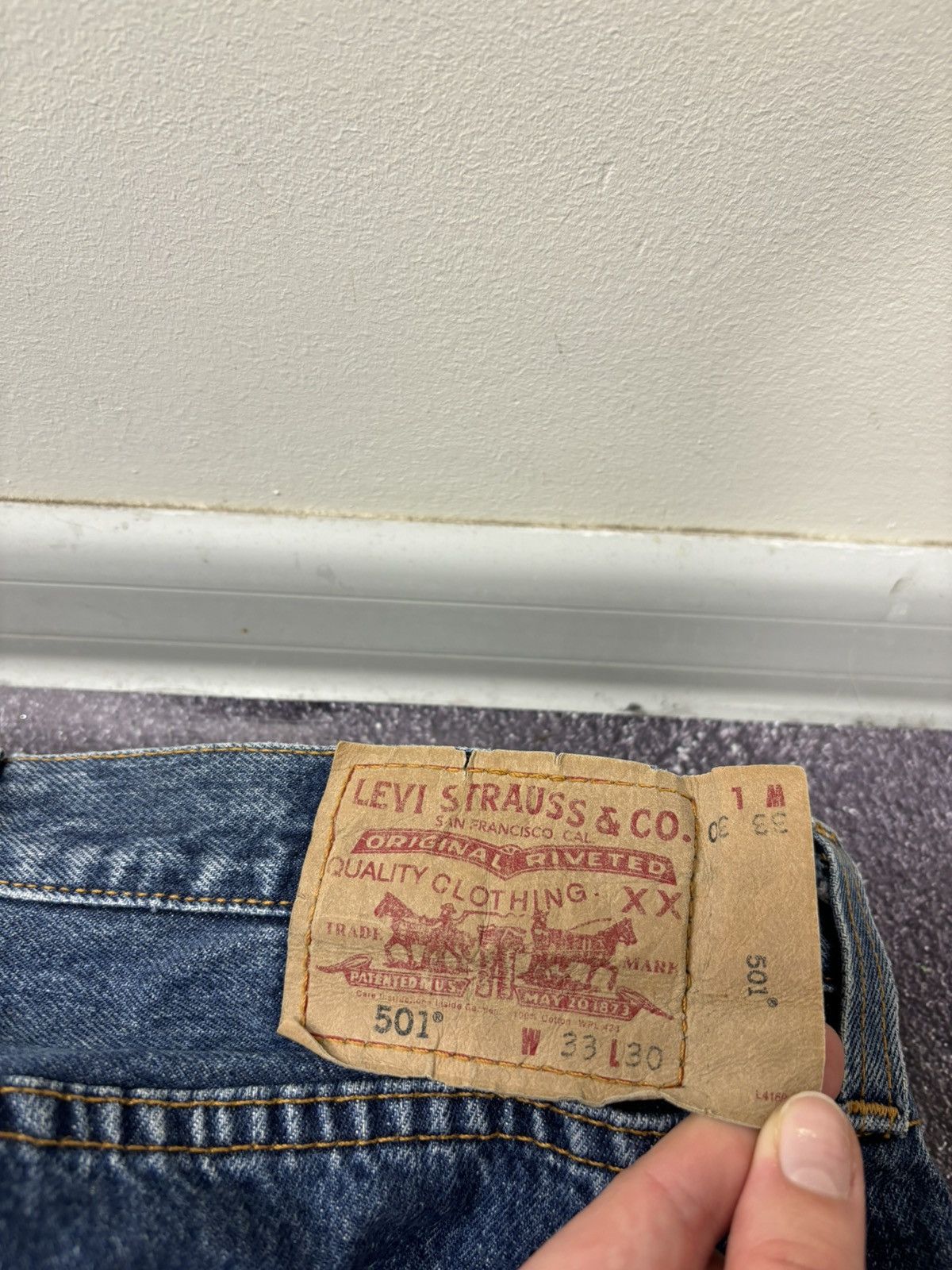 Levi's Vintage Levi’s 501 Men’s Straight Fit Blue USA Denim Jeans Size US 33 - 7 Thumbnail