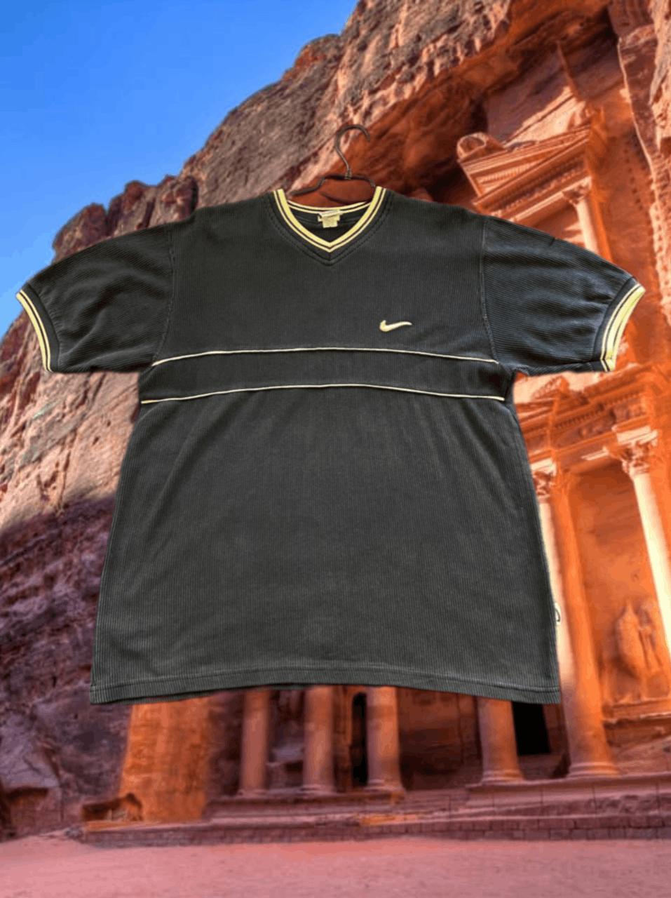 Nike × Vintage Nike Vintage center logo t-shirt Swoosh size L Size US L / EU 52-54 / 3 - 1 Thumbnail