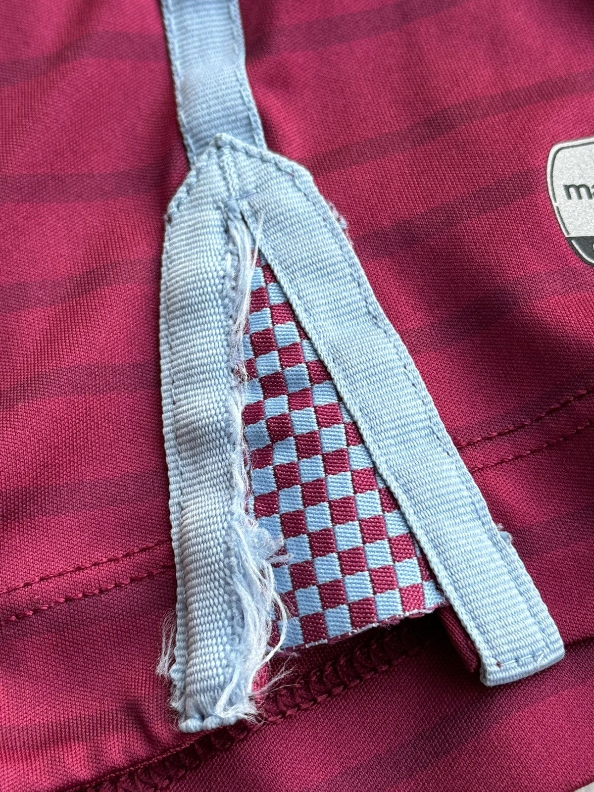 Macron Aston Villa 15/16 Home Football Long Sleeve Jersey Size US M / EU 48-50 / 2 - 16 Thumbnail
