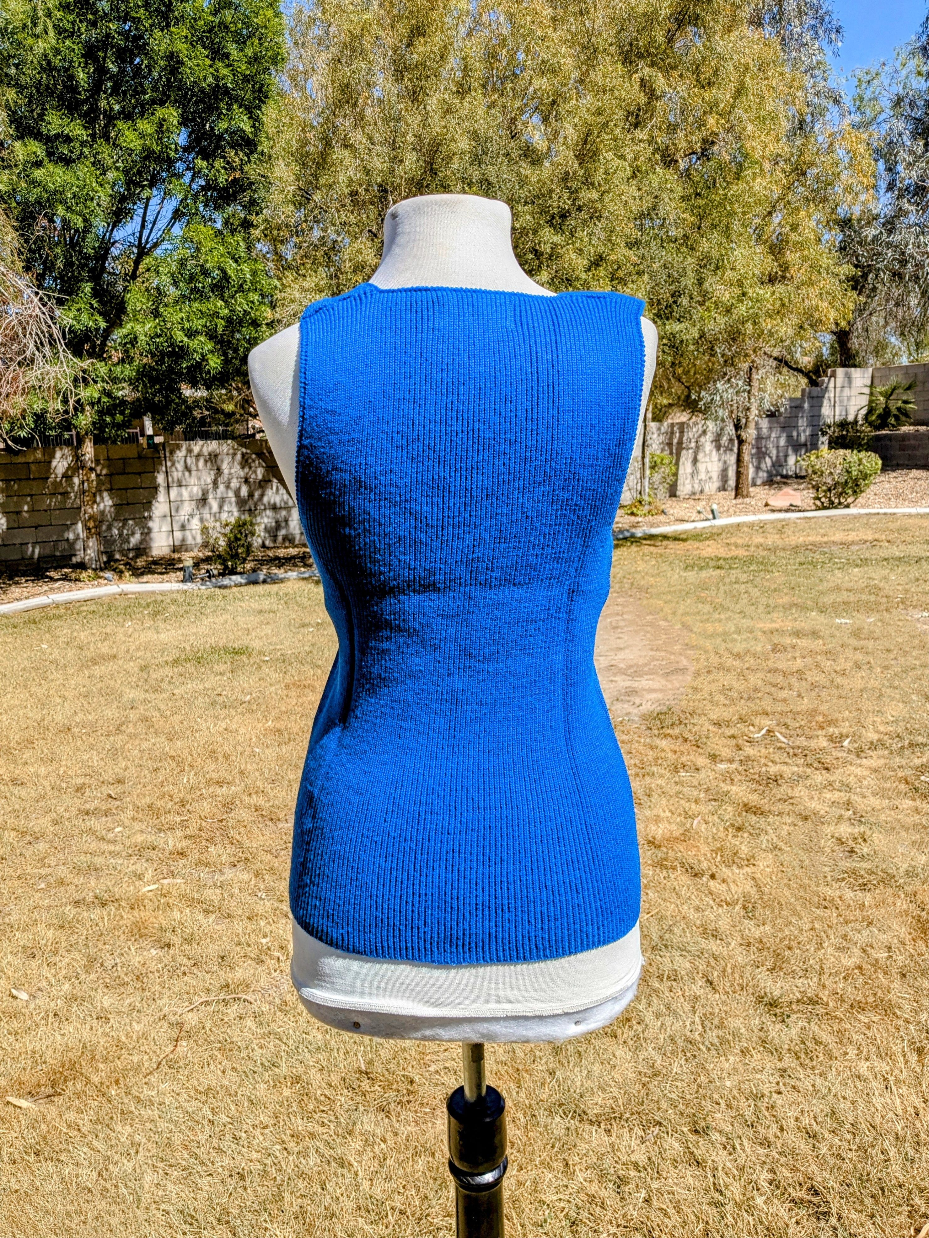 Vintage 1960s Blue Fuji-Knit Co. Tokyo Cable Knit V-neck Petite Vest Size XS / US 0-2 / IT 36-38 - 4 Thumbnail