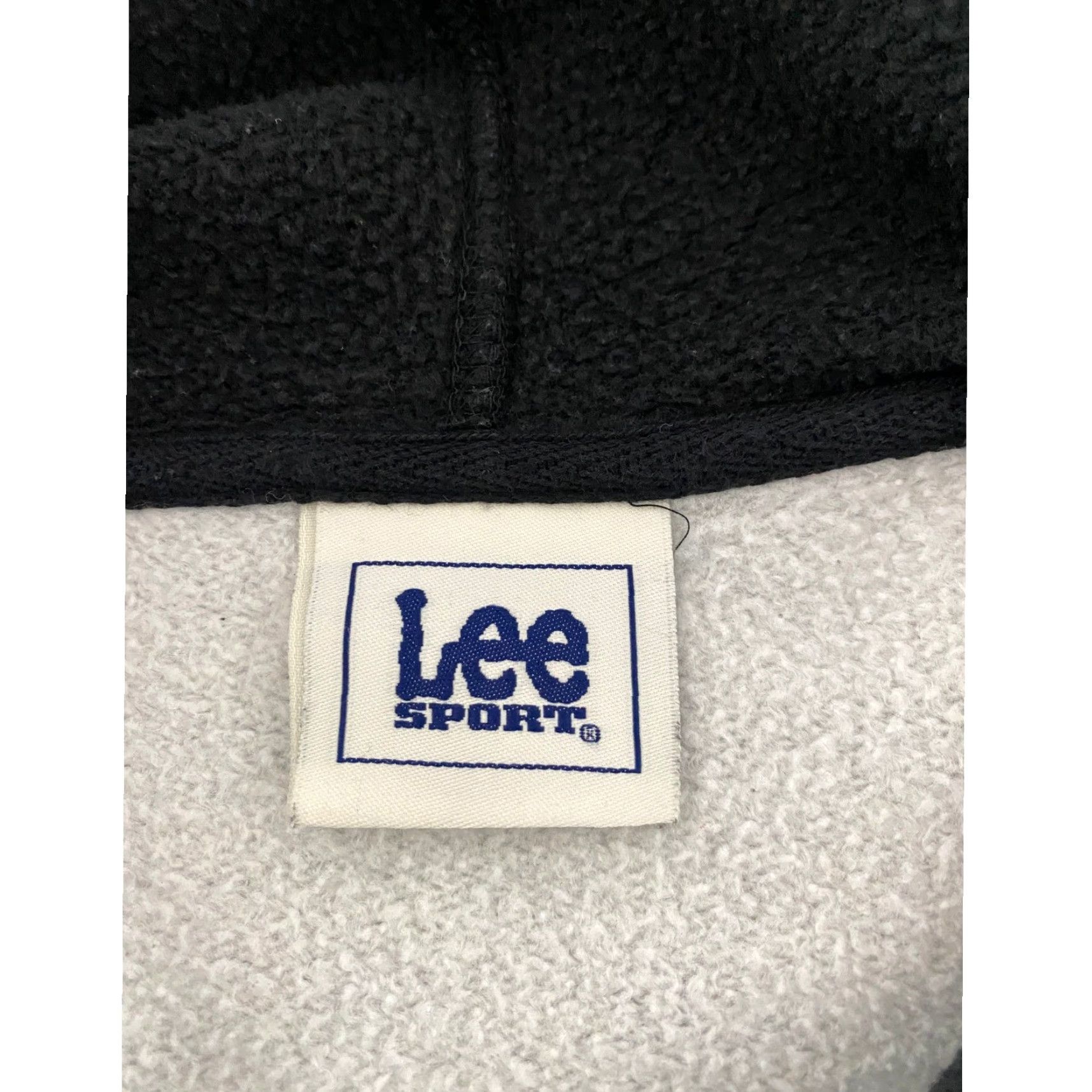 Vintage **Chicago White Sox MLB Lee Sport Men's Gray Black Hooded Sweatshirt** User: **Lee Sport Chicago White Sox MLB Men's Gray Black Hooded Sweatshirt** Size US L / EU 52-54 / 3 - 6 Thumbnail