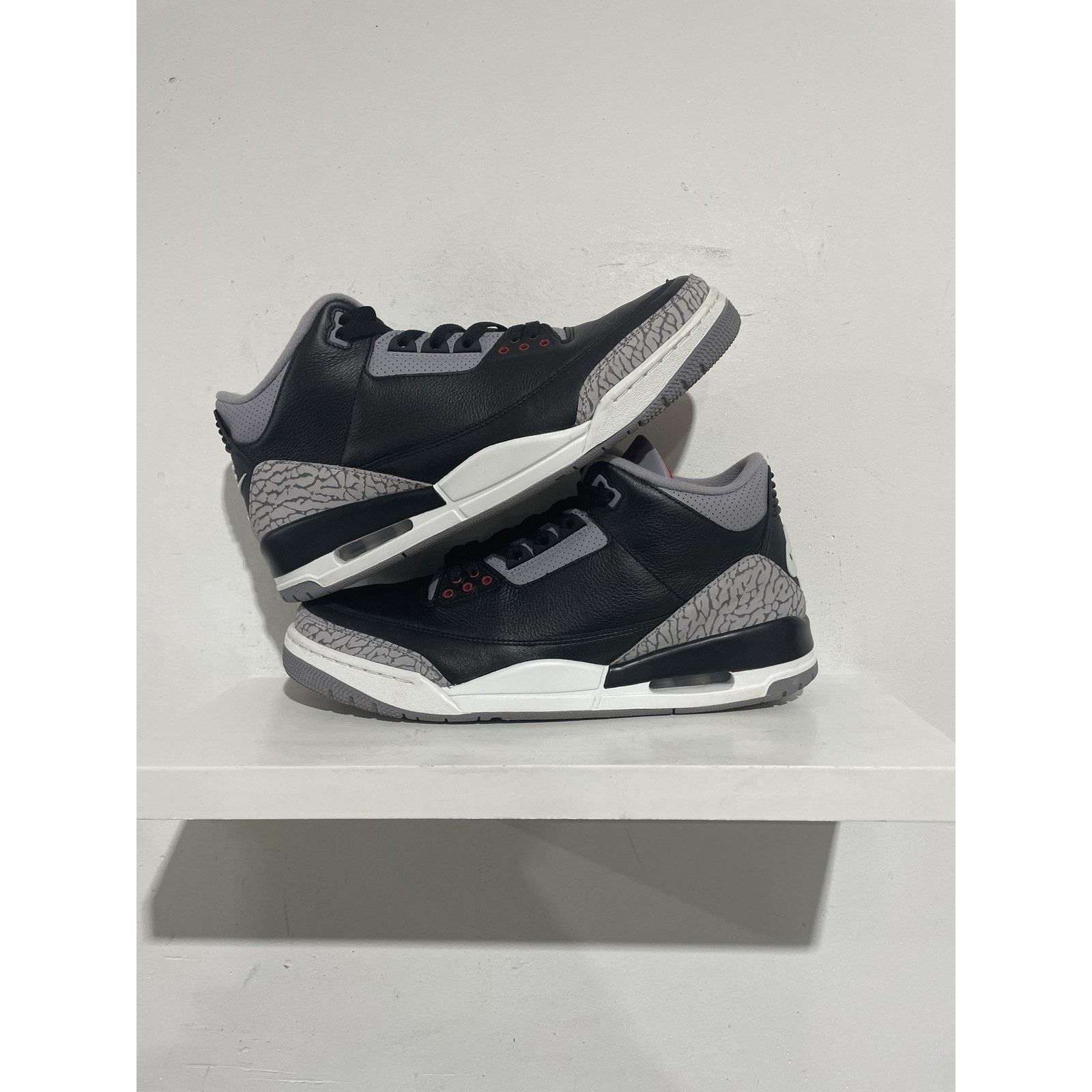 Nike JORDAN 3 RETRO OG BLACK CEMENT (2024) SIZE 11.5 PREOWNED Size US 11.5 / EU 44-45 - 1 Thumbnail