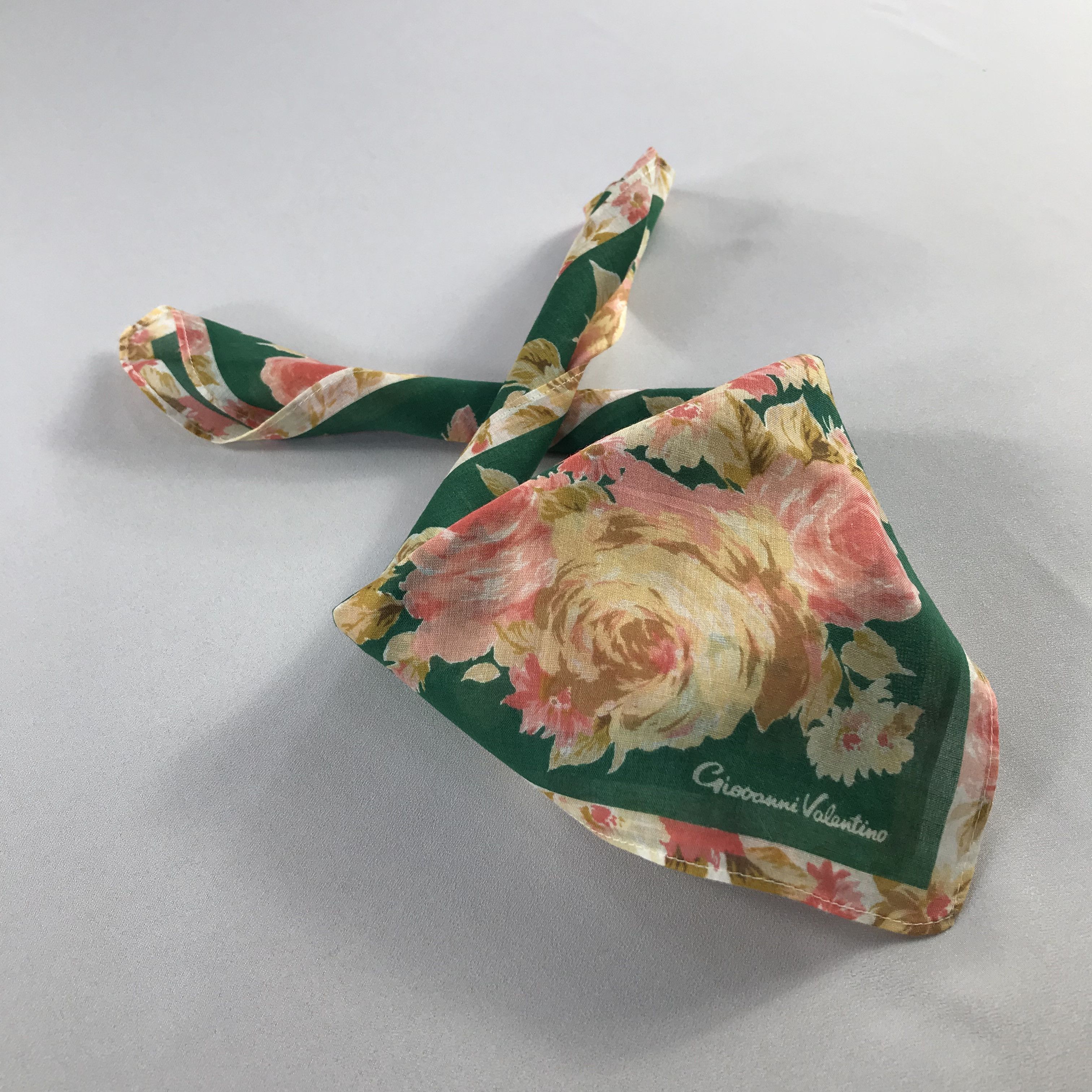 Giovanni Valentino Giovanni Valentino Handkerchief / Bandana / Neckerchief C758 Size ONE SIZE - 1 Thumbnail