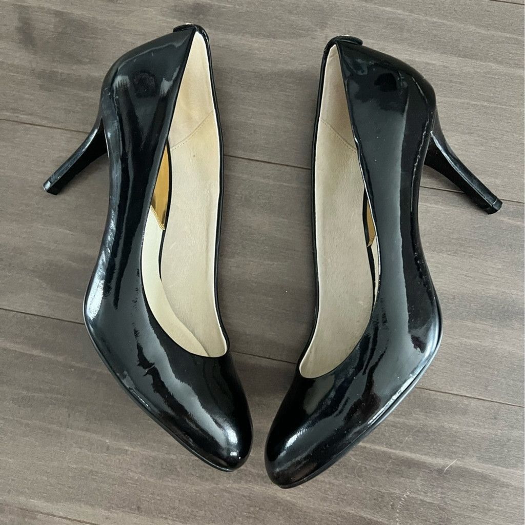 Michael Kors Michale Kors MK Patent leather flex pump heels 9N Narrow Size US 9 / IT 39 - 6 Thumbnail