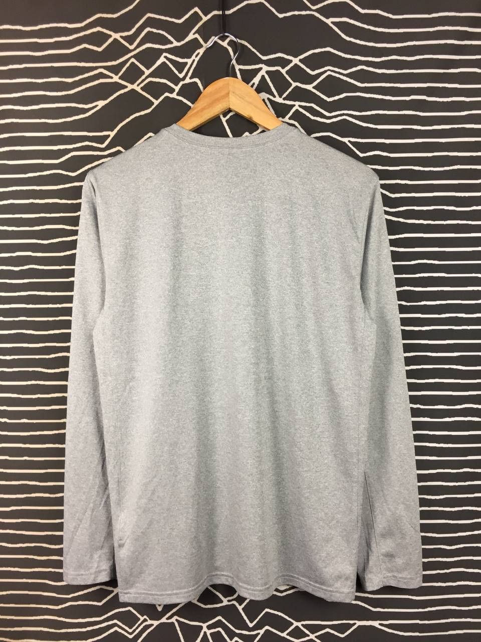 Nike Nike Dri-FIT Swoosh Logo Long Sleeve Activewear Tee Size M Size US M / EU 48-50 / 2 - 6 Thumbnail
