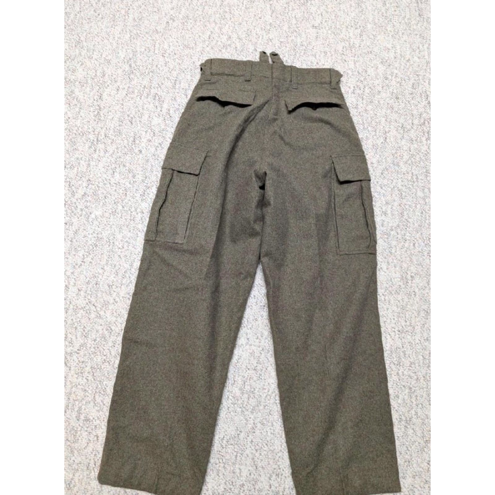 Vintage VINTAGE military thick wool ARMY pants TROUSERS 30x32 green CARGO Germany Mens Wool Cargo 30x32 Green 1940s? Size US 30 / EU 46 - 2 Thumbnail