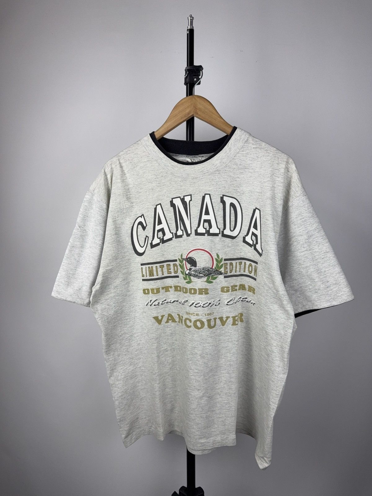 Vintage Vintage 90s CANADA Vancouver Limited Edition T shirt Size US XL / EU 56 / 4 - 1 Thumbnail