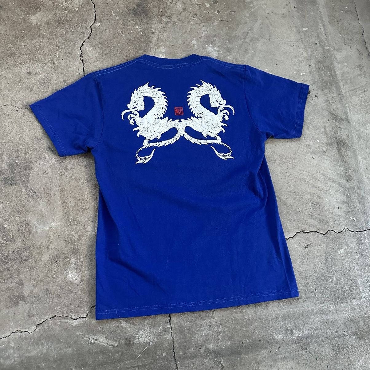 Stussy Vintage Stussy Dragon T-Shirt Uneven Sun Faded Size US M / EU 48-50 / 2 - 2 Thumbnail