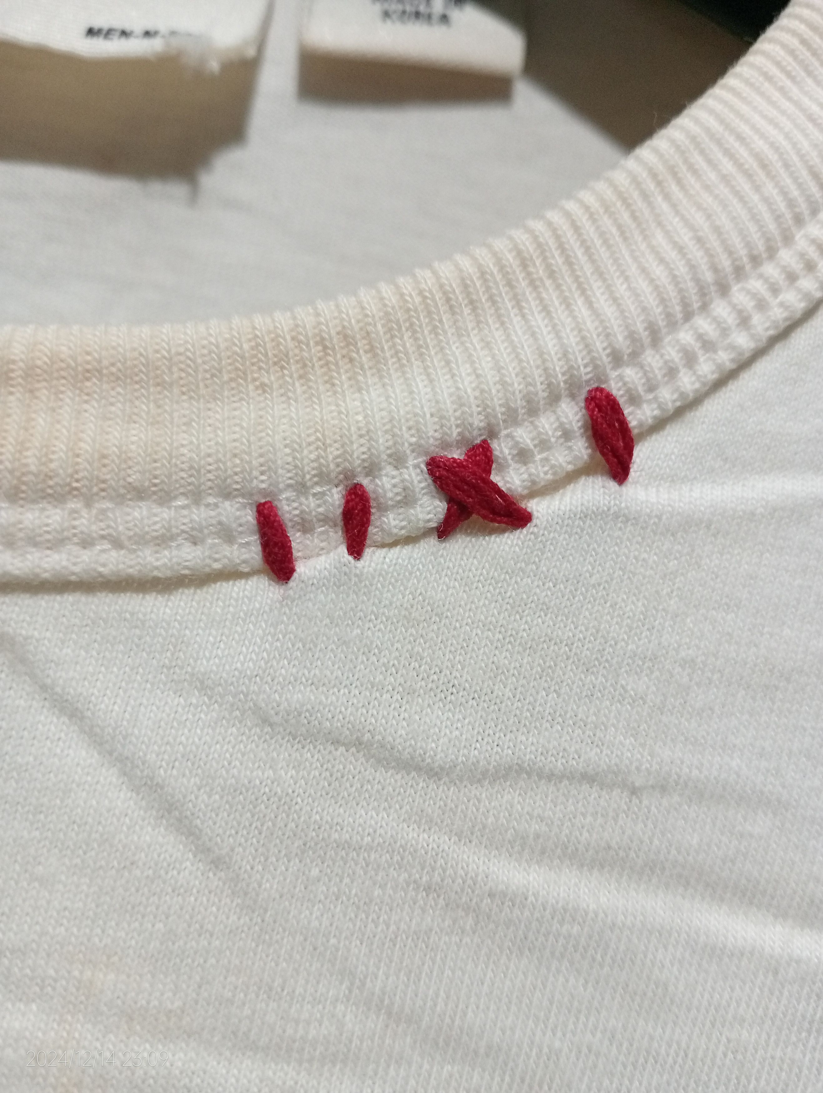 Levi's Vintage Levi's Jeans Emboidery Art Tee Very Rare Size US S / EU 44-46 / 1 - 3 Thumbnail