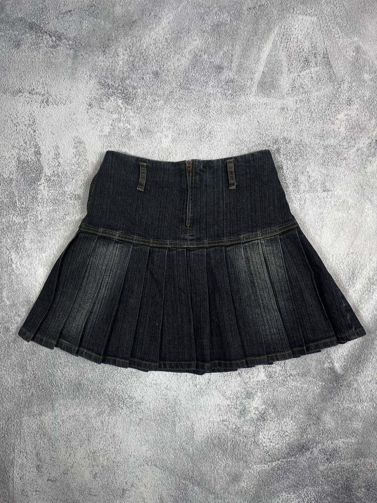 Japanese Brand × Vintage Vintage Y2K denim mini skirt streetwear style size S Size 28" / US 6 / IT 42 - 4 Thumbnail