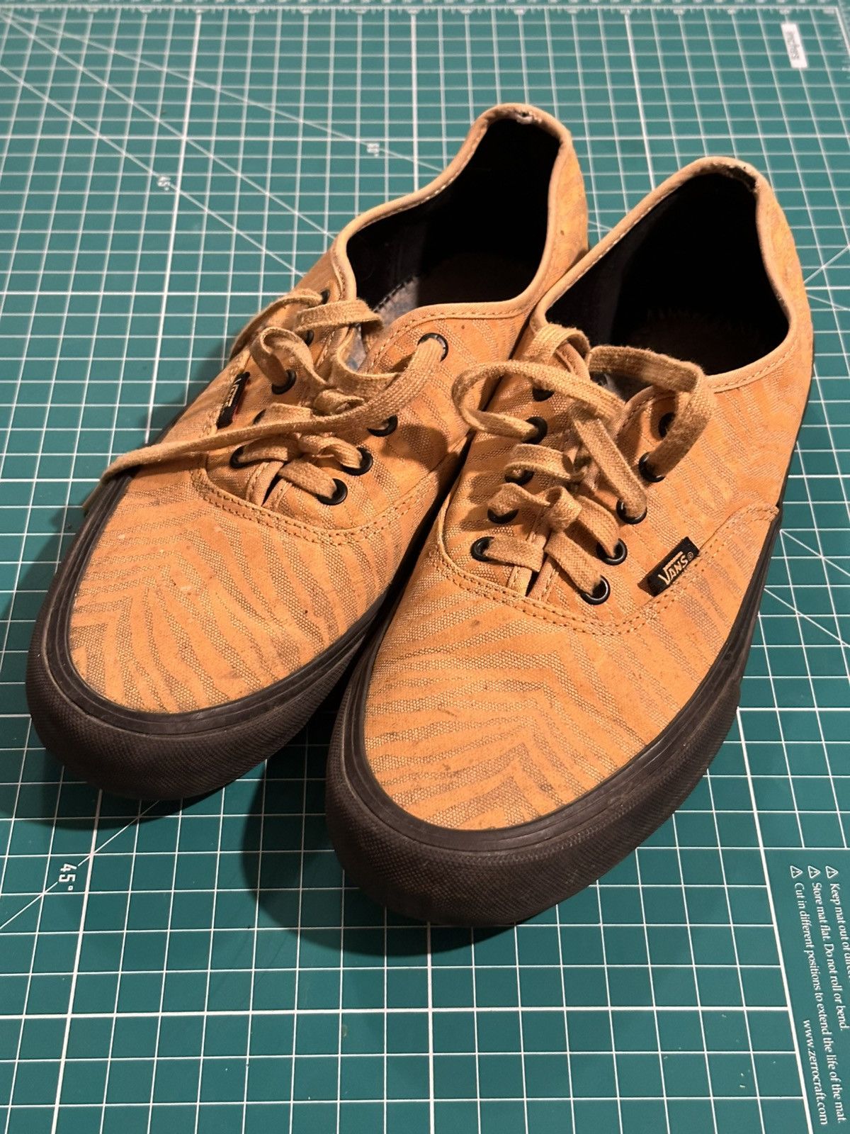Vans Vans Authentic Pro Reflective Tiger Size US 11 / EU 44 - 1 Thumbnail