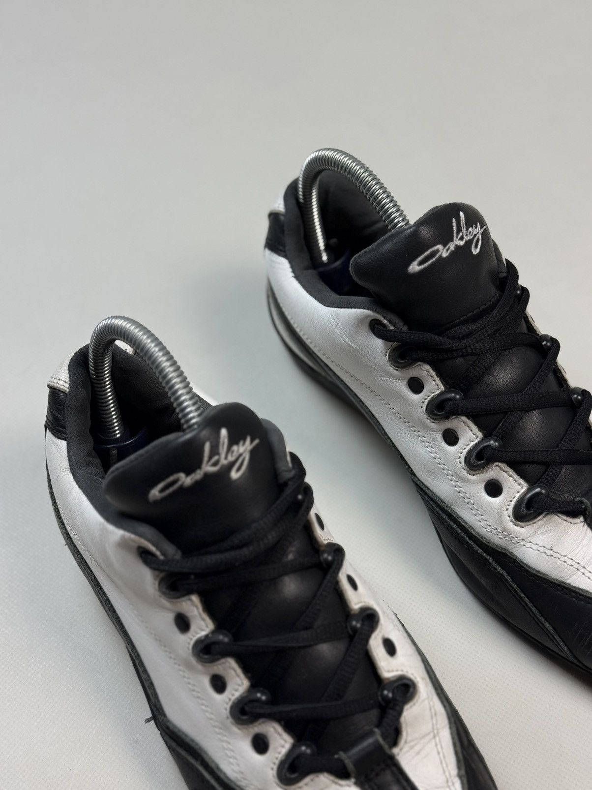 Oakley Archive 00s Oakley Leather Low Top Racing Sneakers Shoes Size US 8.5 / IT 38.5 - 3 Thumbnail