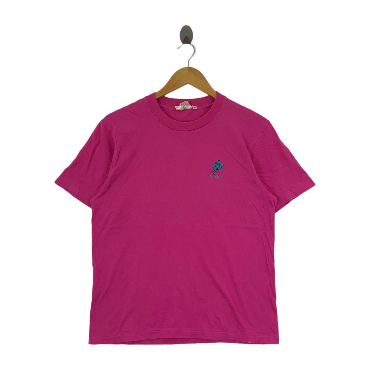 Vintage Vintage 90’ MOON BEACH OKINAWA Pink Tee Shirt Size M / US 6-8 / IT 42-44 - 1 Thumbnail