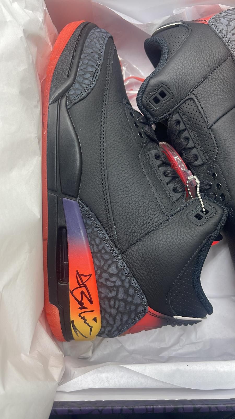 Jordan Brand JORDAN 3 RETRO J BALVIN RIO Size 6.5 signing by J balvin Size US 6.5 / EU 39-40 - 1 Thumbnail