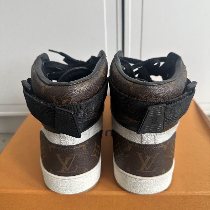 Louis Vuitton Louis Vuitton Rivoli Monogram Strass Sneakers - Size US 8.5 / EU 41-42 - 3 Thumbnail
