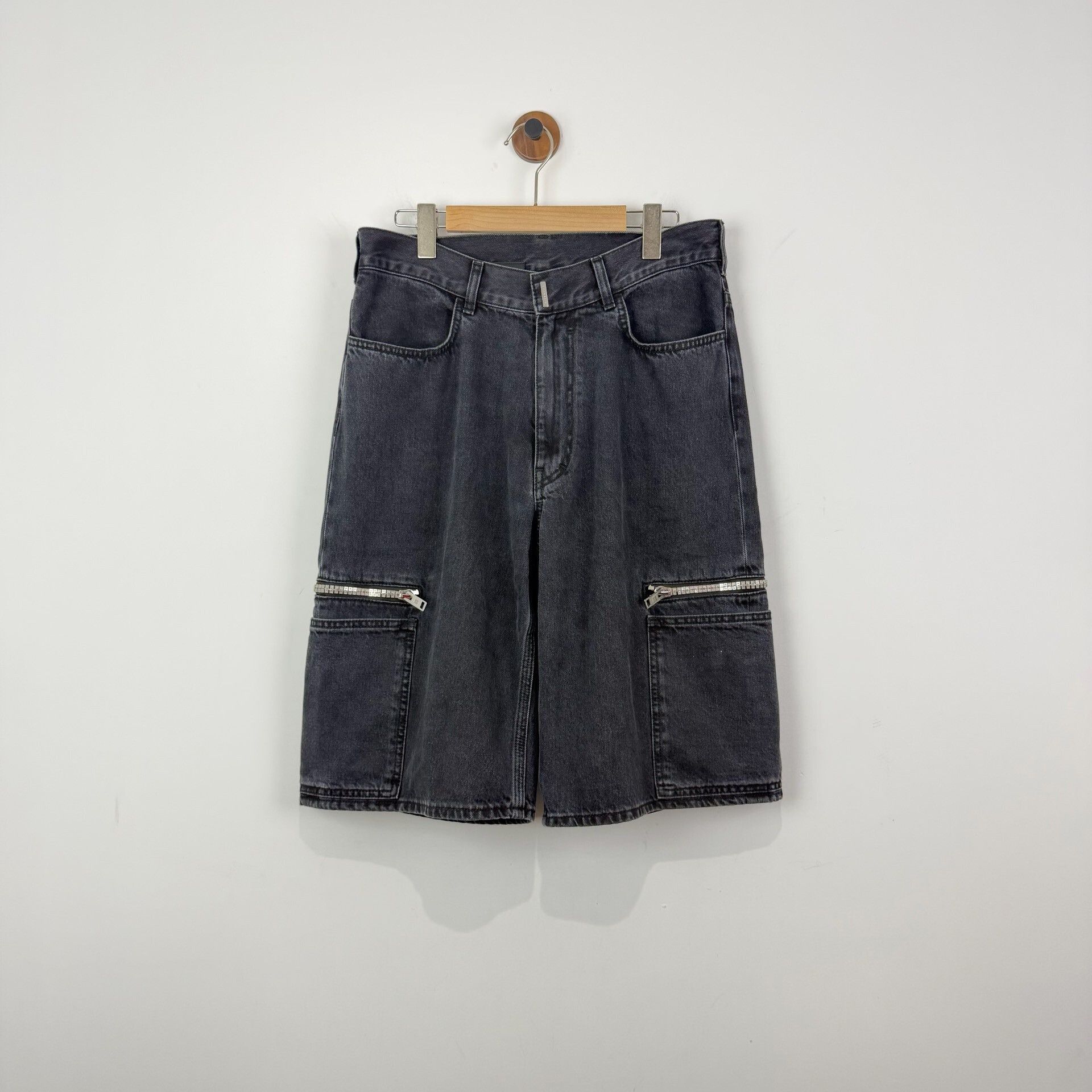 Givenchy Givenchy Runway 4G Zipper Denim Shorts Size US 31 - 1 Thumbnail