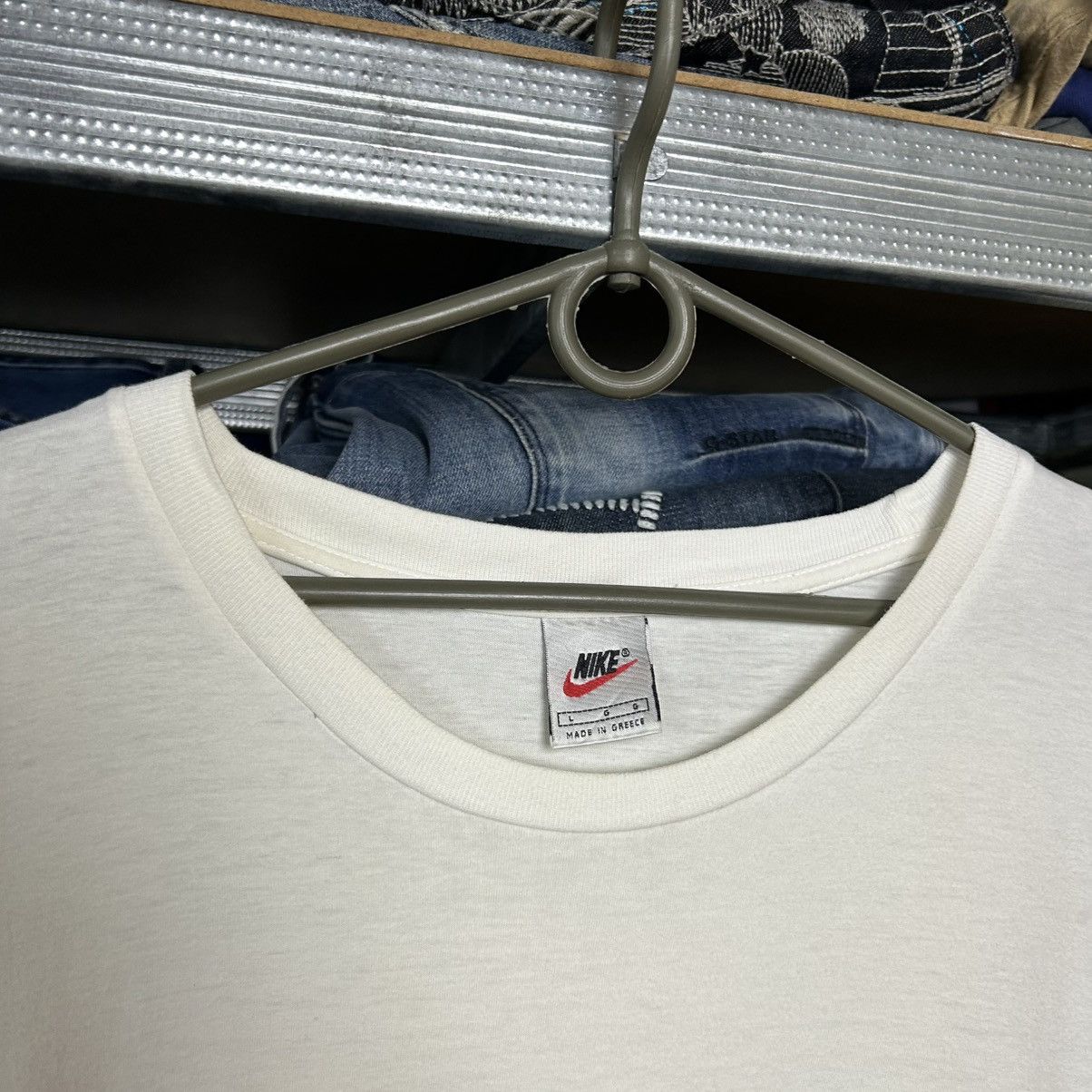 Nike Vintage Nike Big Swoosh 90’s Streetwear y2k tee size L Size US L / EU 52-54 / 3 - 5 Thumbnail