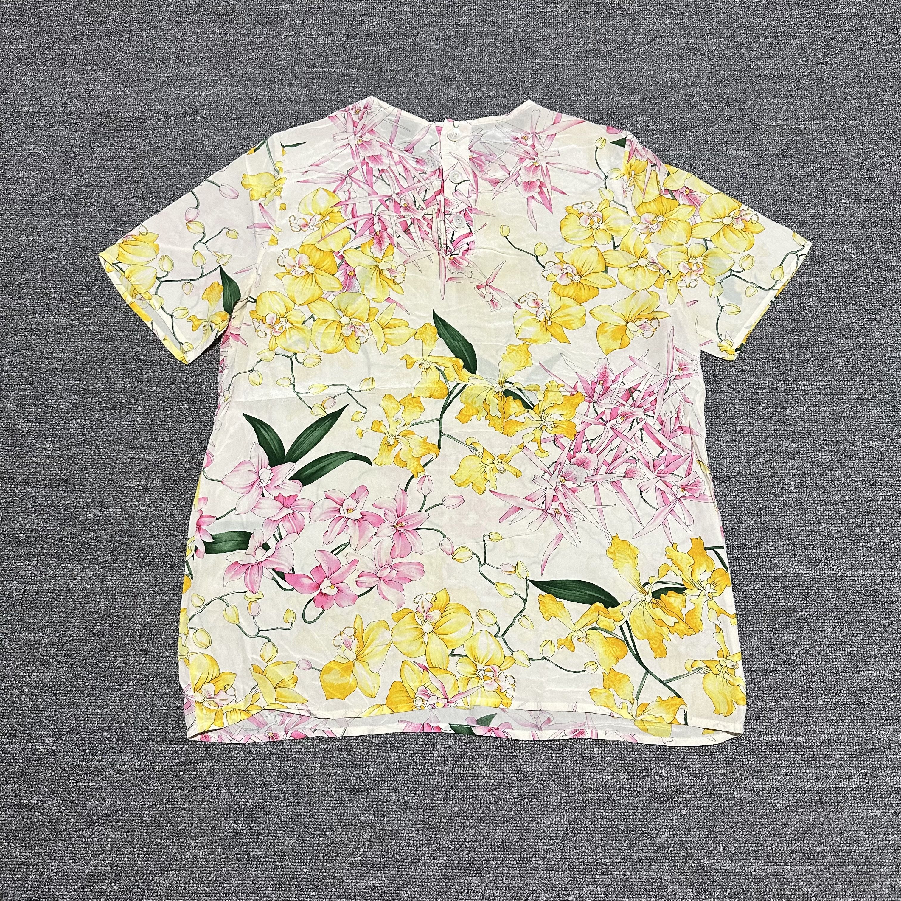 Valentino Valentino Miss V Flower Silk Tee Size M / US 6-8 / IT 42-44 - 3 Thumbnail