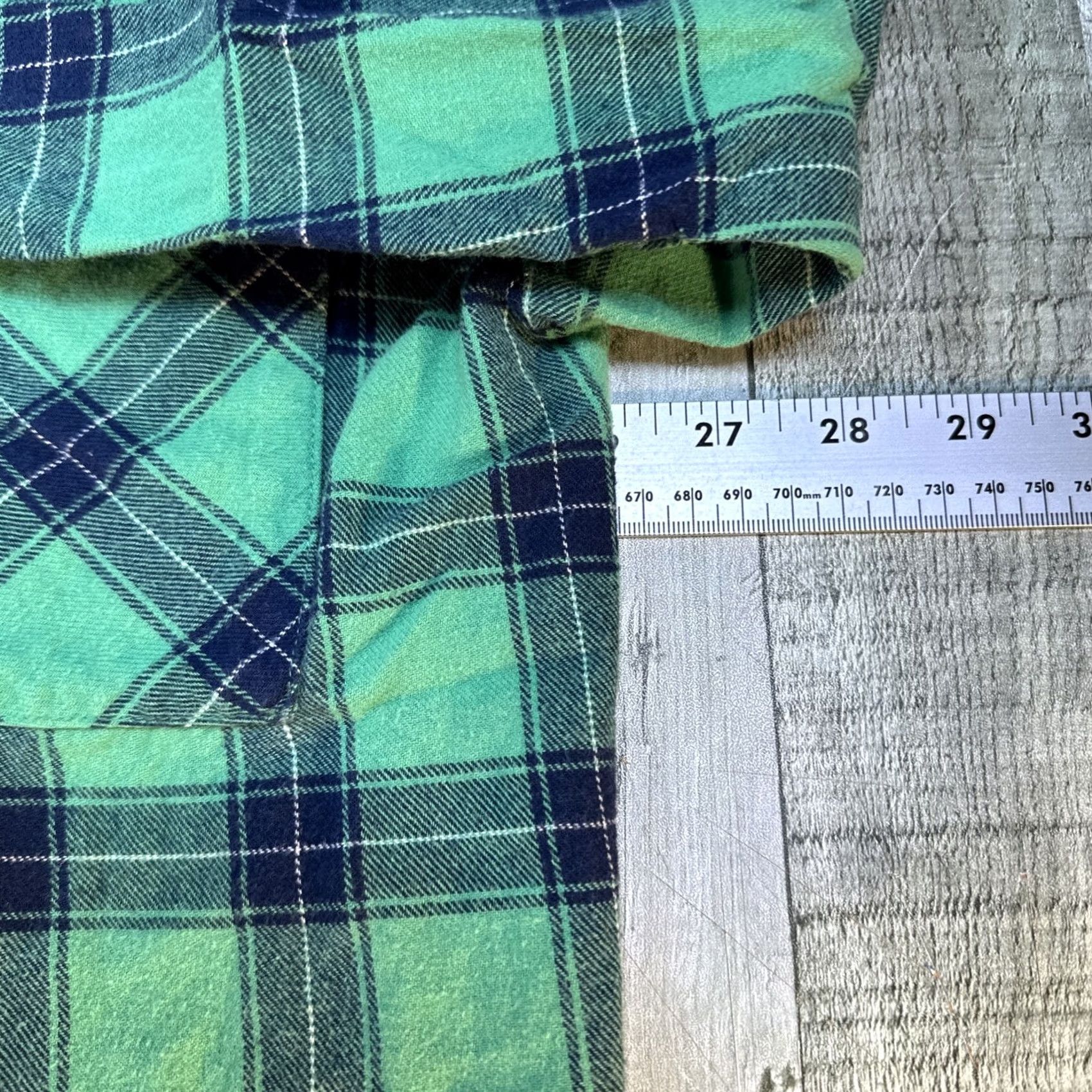 Forever 21 Forever 21 Green and Navy Plaid Flannel Shirt Shacket Button Down Size S Women Casual Size S / US 4 / IT 40 - 3 Thumbnail