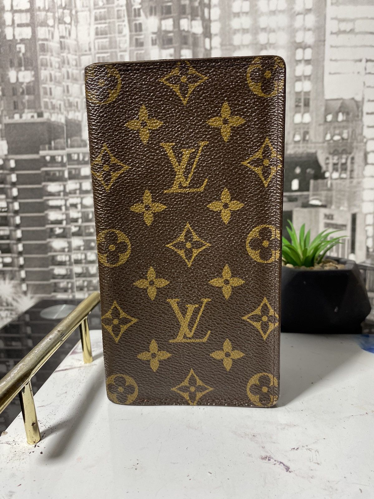 Louis Vuitton Authentic Louis Vuitton Checkbook Holder Size ONE SIZE - 2 Thumbnail