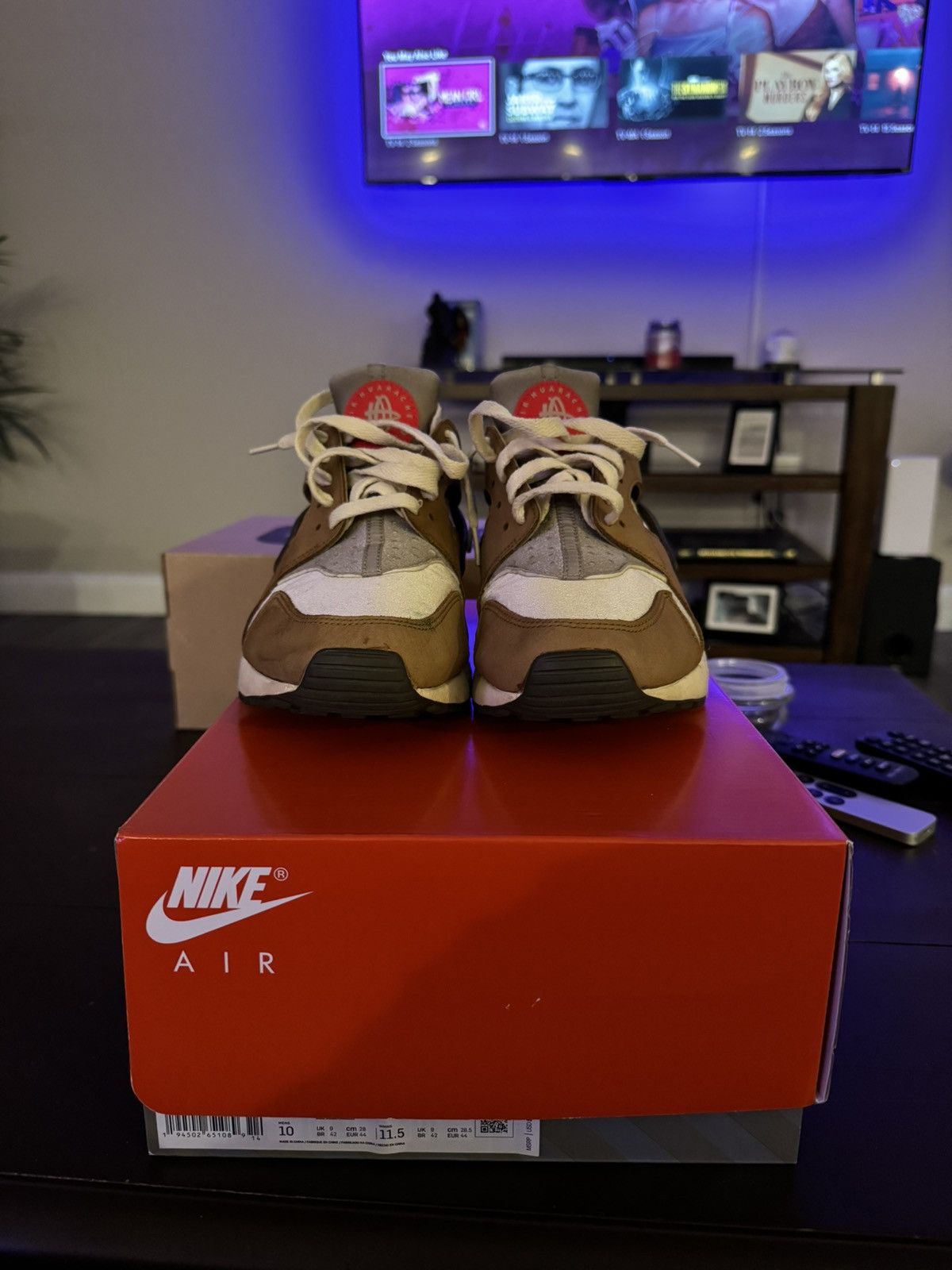 image of Nike Air Huarache Le Shoes in Brown, Men's (Size 10)