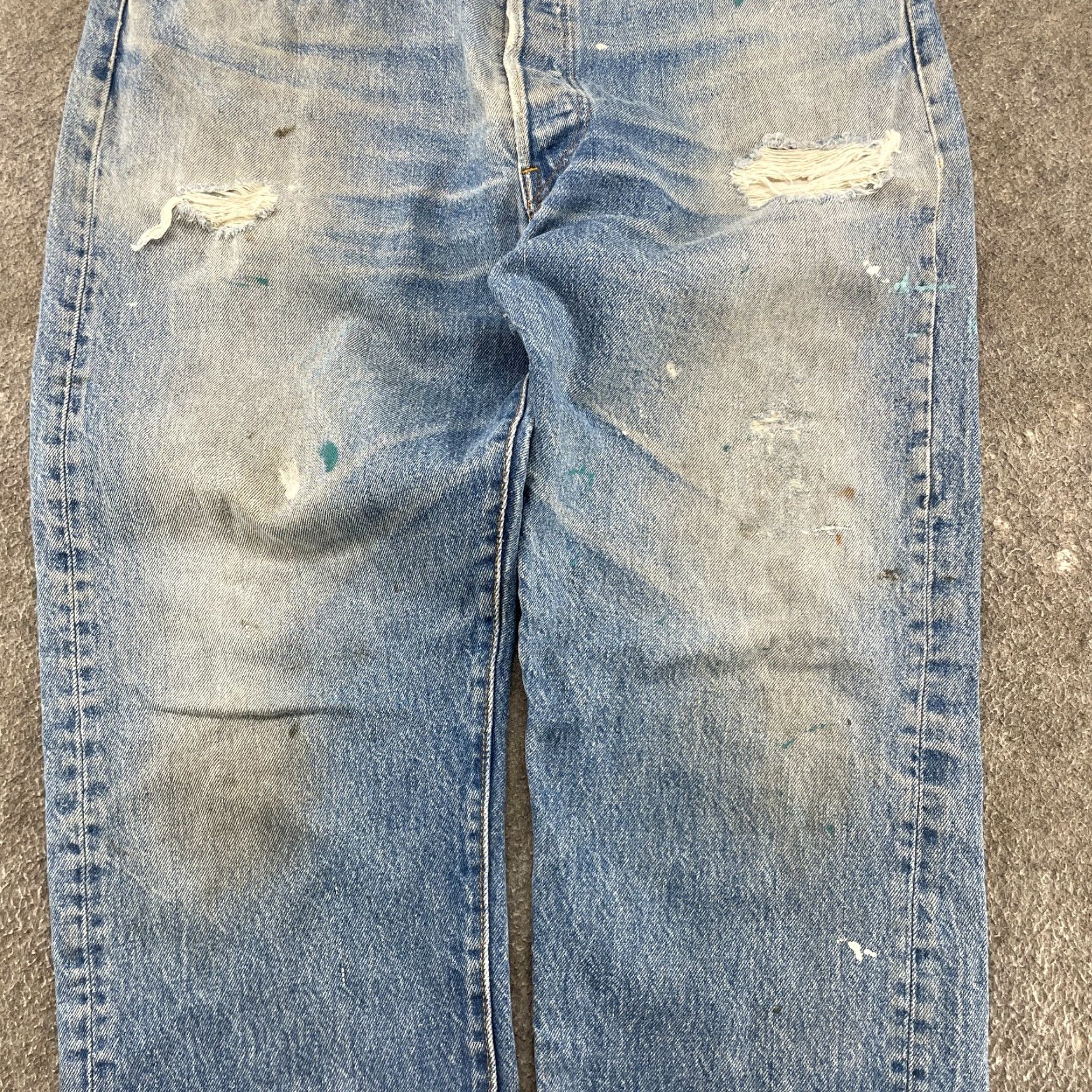 Levi's VINTAGE Levi's 501 Jeans Mens 38x30 Distressed Blue Medium Wash USA 80s Jeans Size US 38 / EU 54 - 4 Thumbnail
