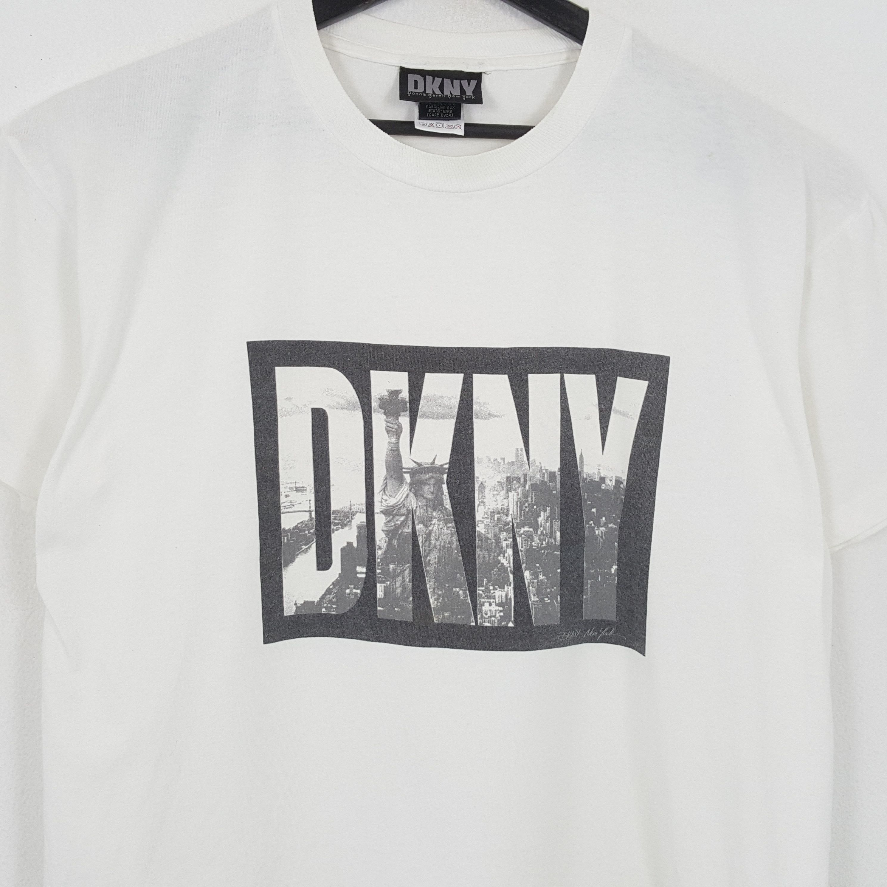 DKNY × Vintage DKNY Center Design Streetwear Style Tshirt Size US L / EU 52-54 / 3 - 2 Thumbnail
