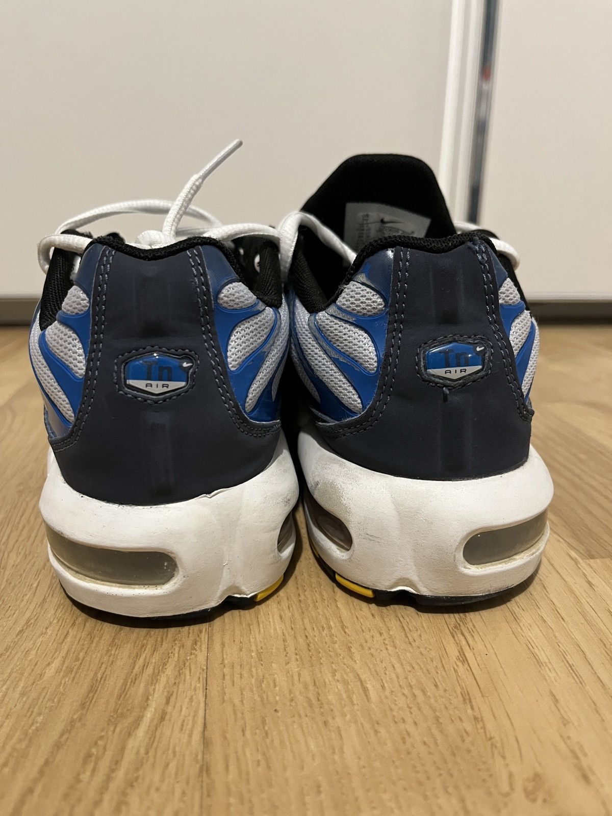 Nike Nike Air Max Plus Size US 7 / EU 40 - 3 Thumbnail