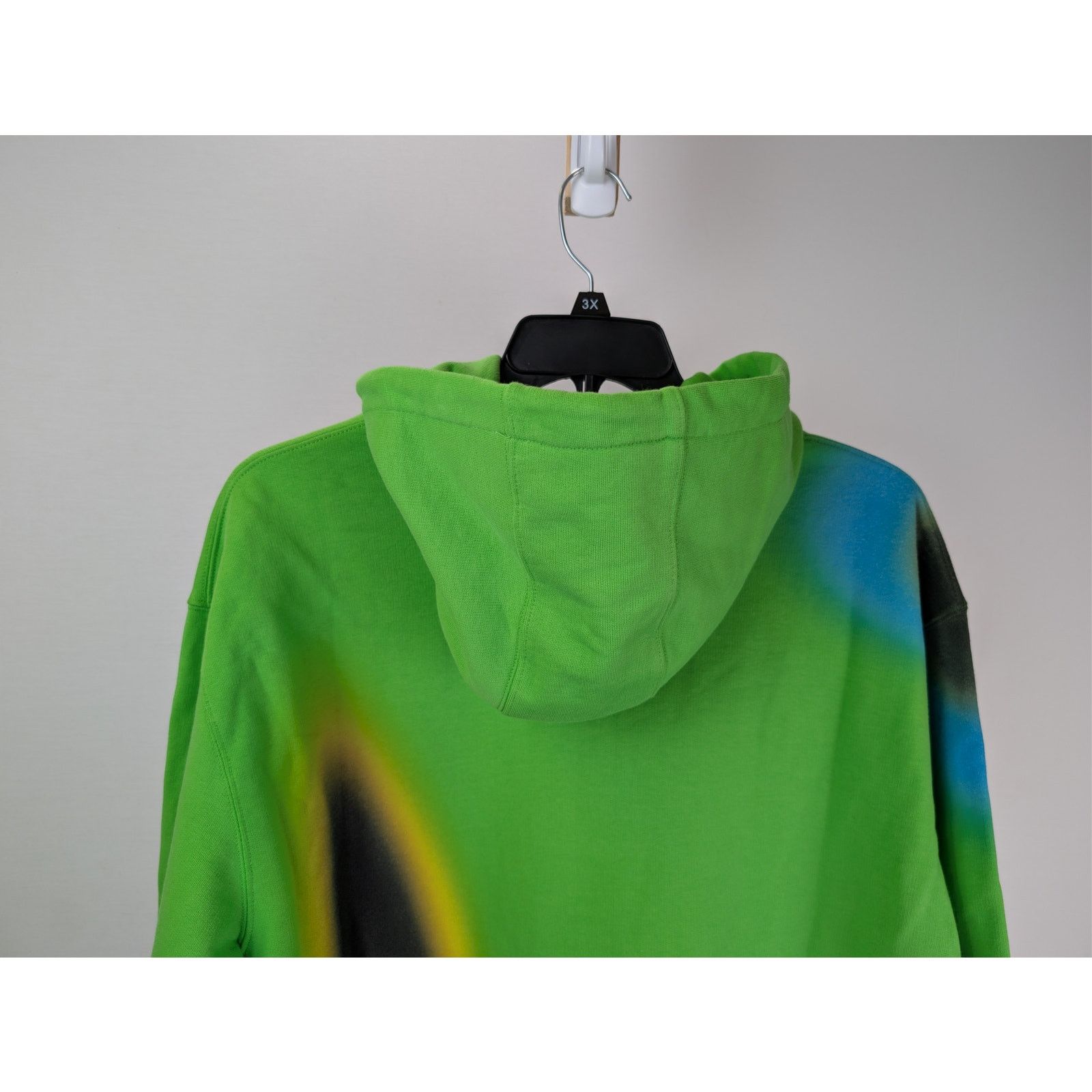 A-COLD-WALL* o1rshd1 Hypergraphic Hoodie in green with a multicolor print Size US L / EU 52-54 / 3 - 11 Thumbnail