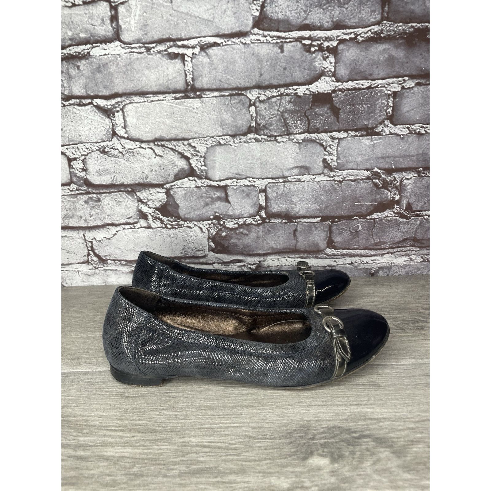 AGLINI AGL Blue Leather Shimmer Cap Toe Ballet Flats Women Sz 37EU/ Size US 6.5 / IT 36.5 - 7 Thumbnail