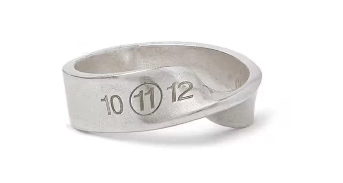 Maison Margiela Twisted Number Ring Size XL Size 44 - 1 Thumbnail