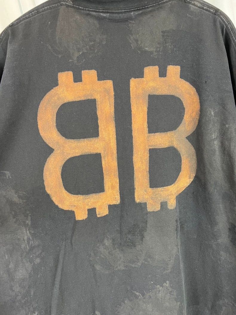 Balenciaga Balenciaga Double B Bitcoin Washed Mud Dye Made Old Short Size US L / EU 52-54 / 3 - 7 Thumbnail